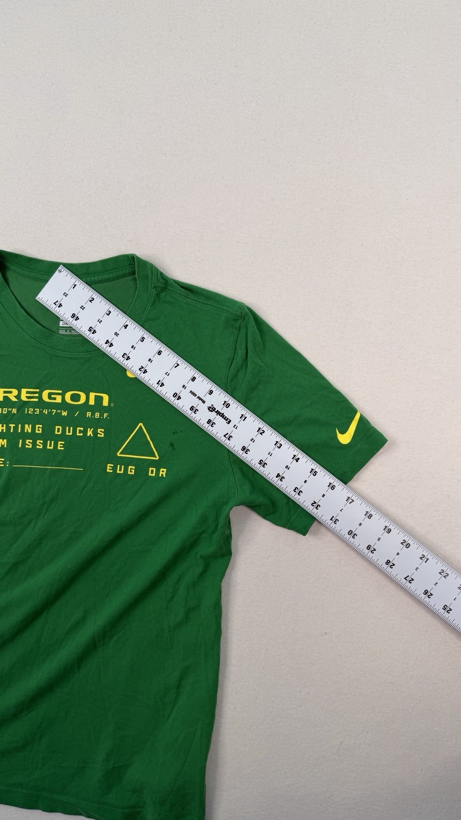 Nike Oregon Ducks Team Issue Dri-FIT Green T Shirt Small NCAA Football Tee
