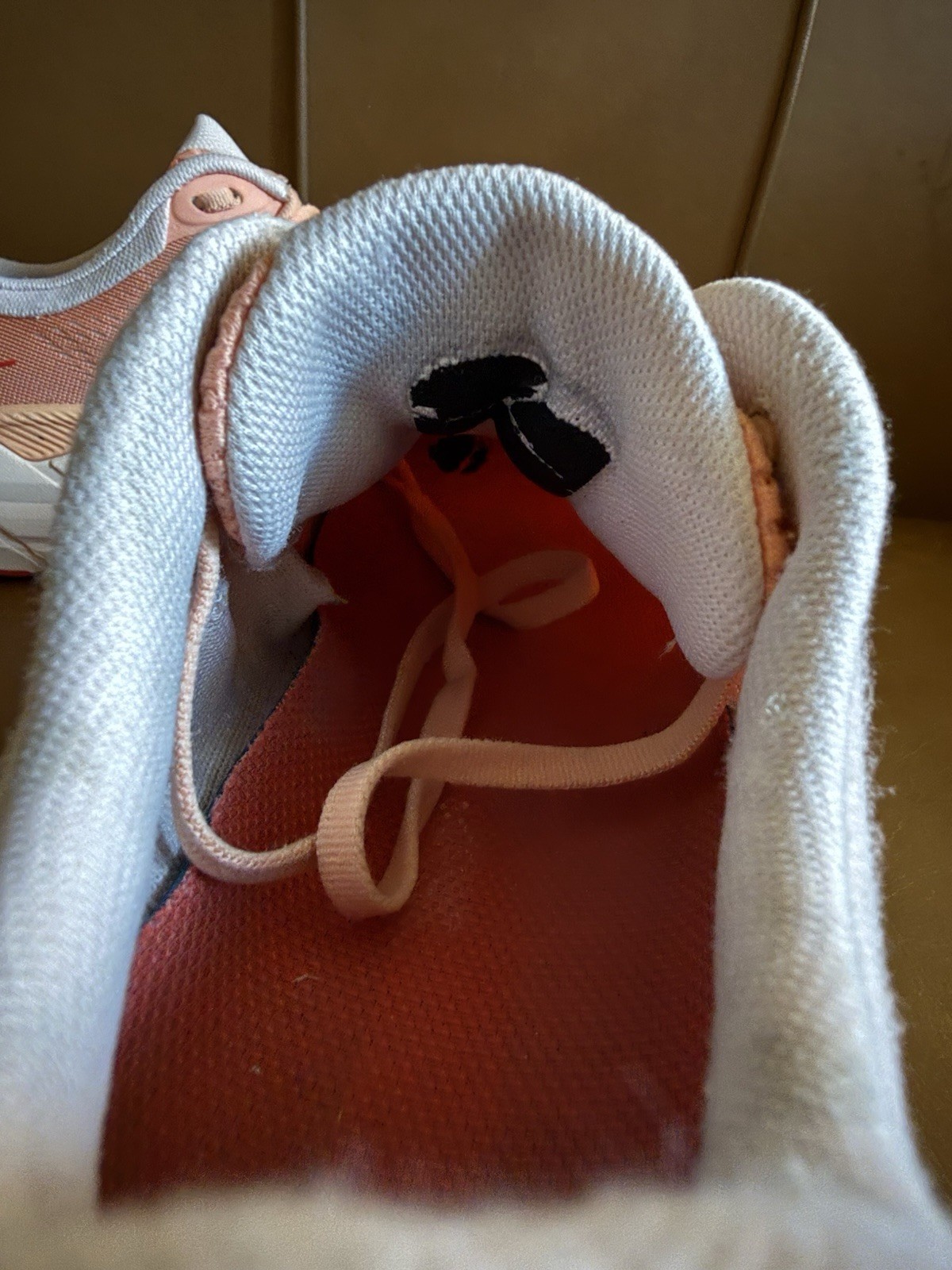 HOKA Arahi 5 Women’s Size 8.5B Pink Coral Running Shoes Sneakers 1115012 EUC
