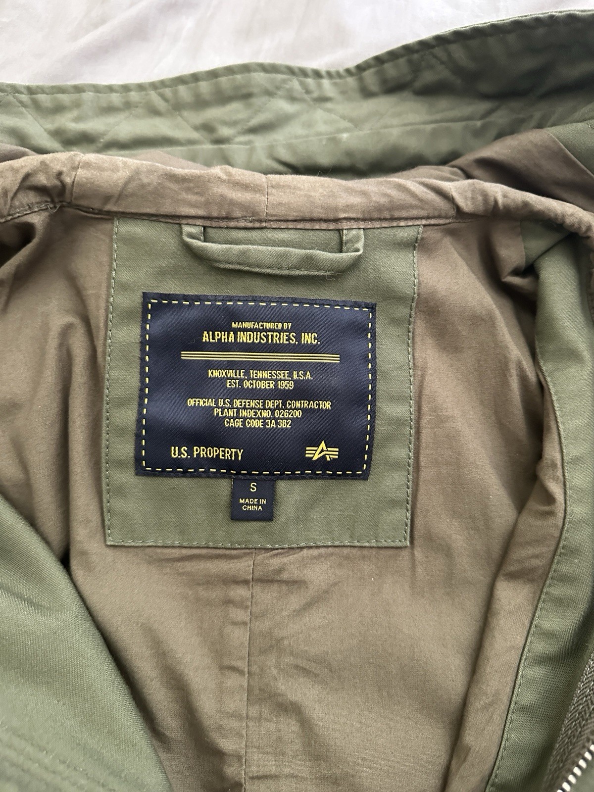 Alpha Industries Men’s Green Hooded Military Jacket, Long Zip/Button Pockets – S