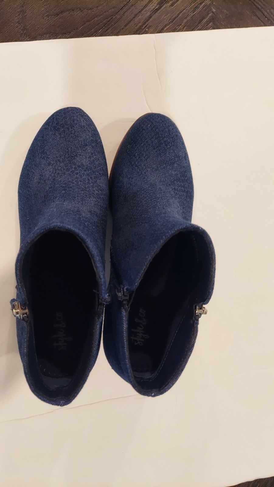 Women’s STYLR & CO Ankle Boots 8W Navy Blue Faux Suede Side Zip Block Heel.