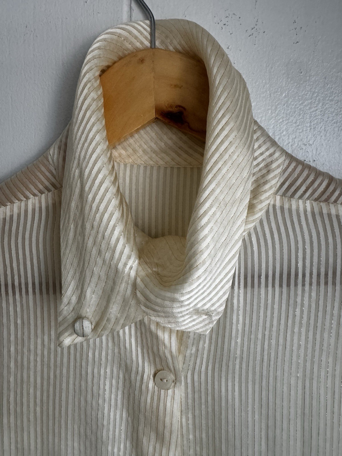 St. John 100% Silk Satin Sleeveless Collared Button-Up Striped Ivory 4