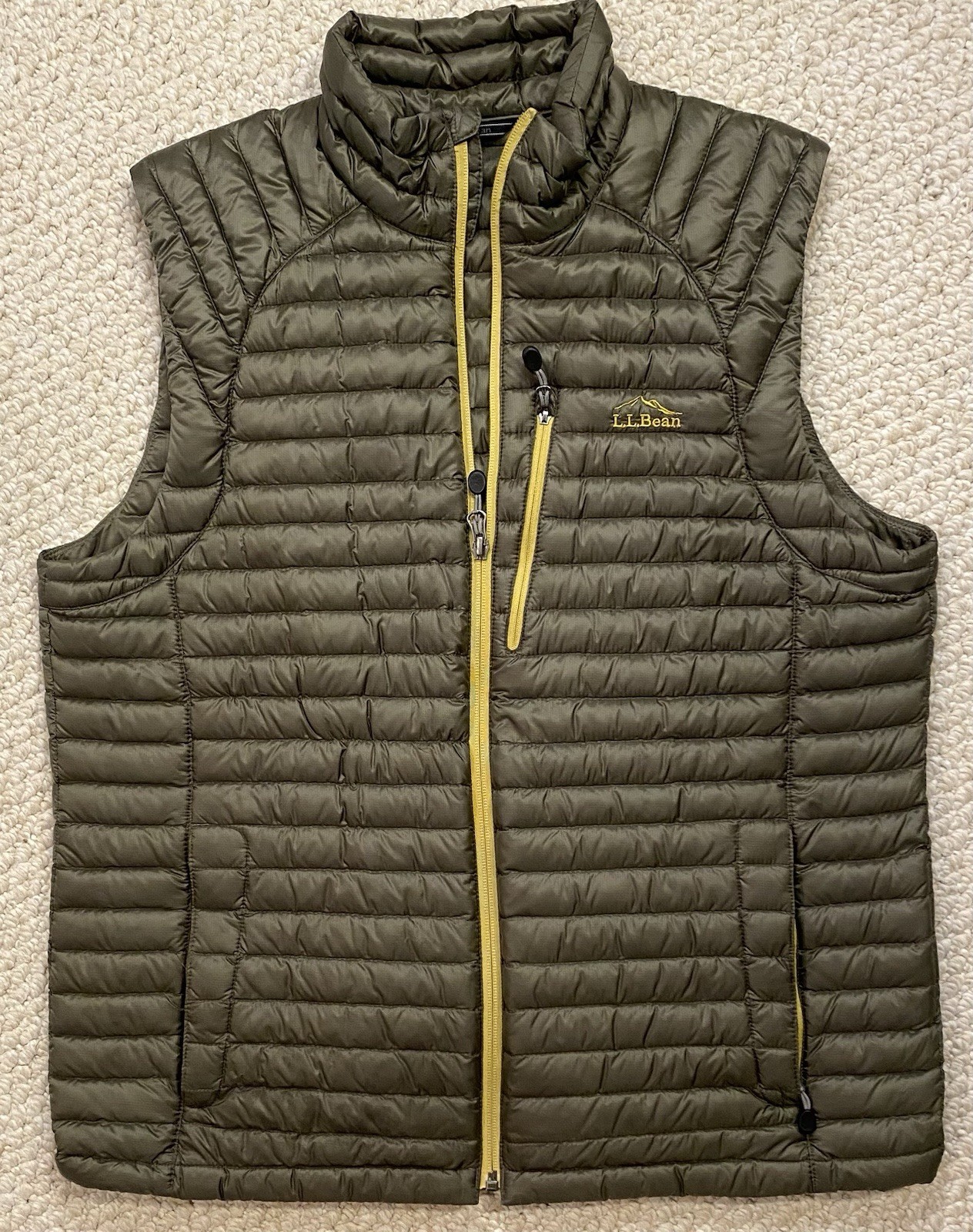 LL Bean Ultralight 850 Goose Down Vest Jacket M Medium #295908 Packable Puffer