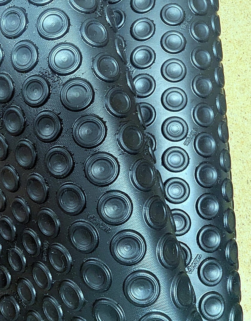 VIBRAM #7630 BOULDER RUBBER Panel / 4mm / 16.50×10.75″ / Sole Replacement