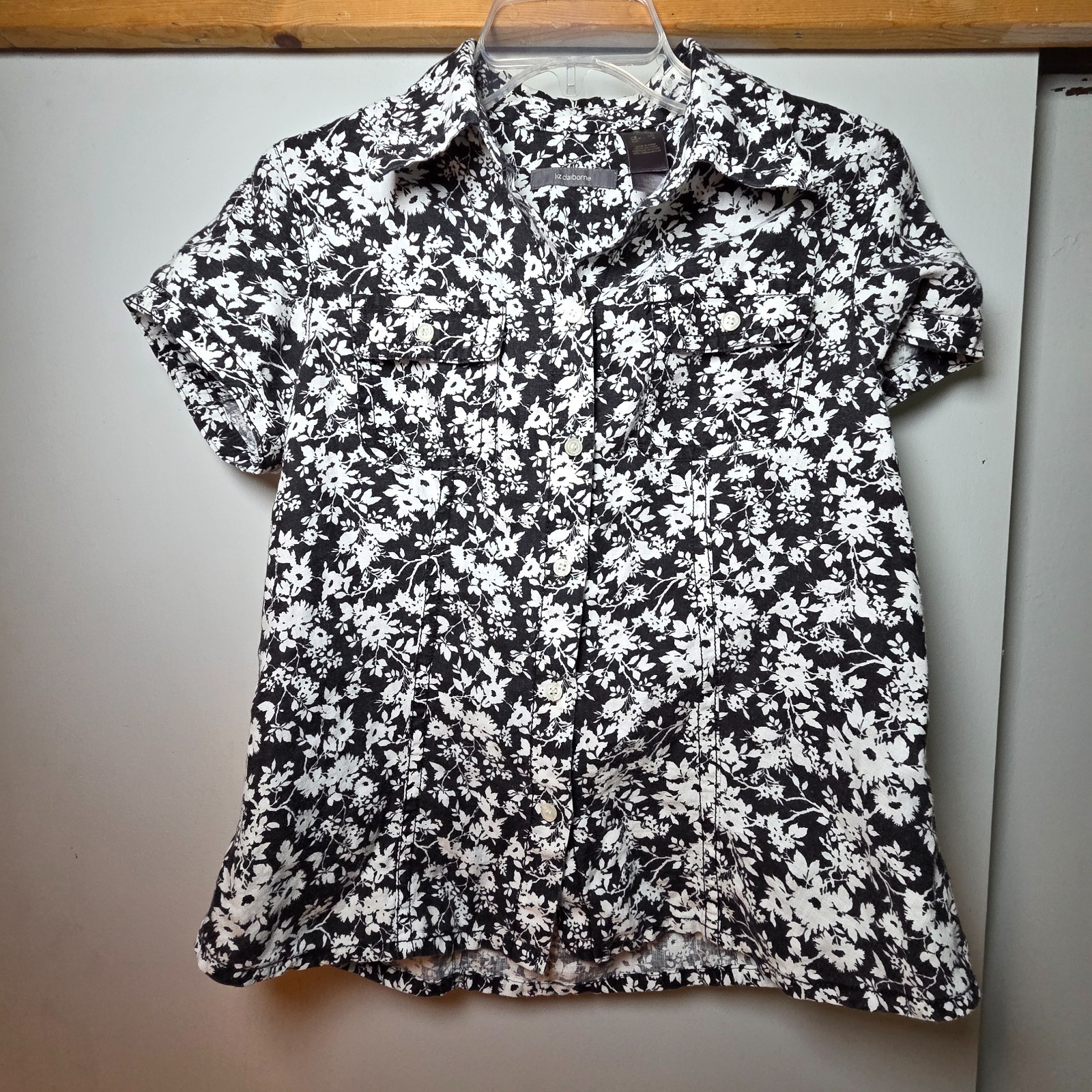 Liz Claiborne 100% Linen Floral Black White Button Short Sleeve Shirt Small