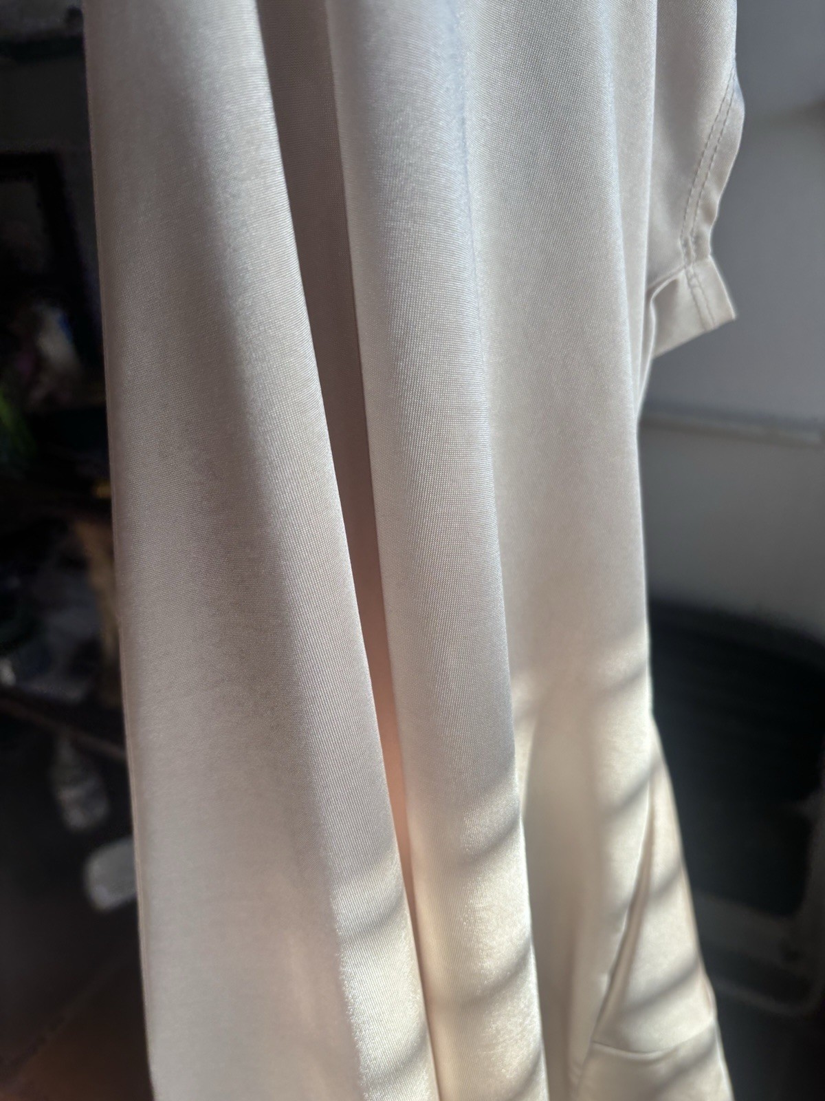 Early 2000s New York & Company Champagne Colored Silky Cap Sleeve Blouse Size S