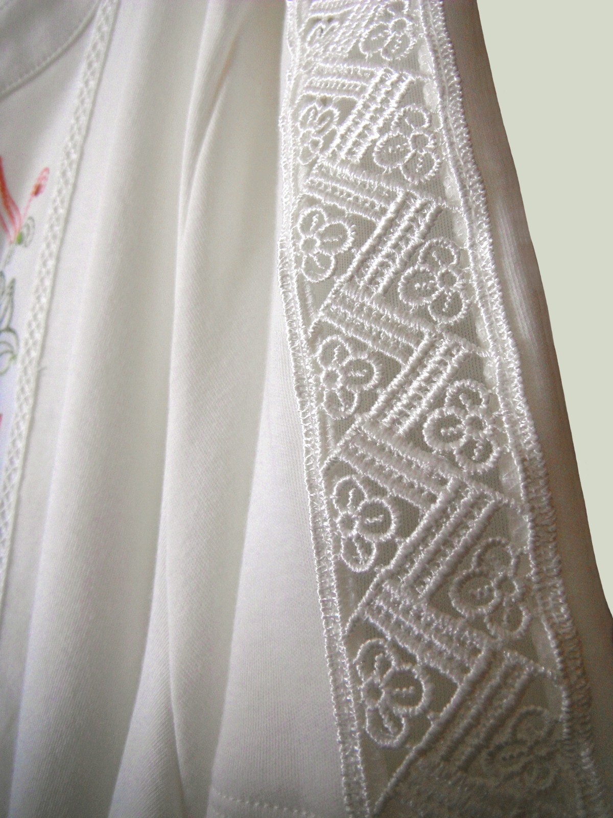 ALFRED DUNNER PINK/GREEN EMBROIDERED TOP WITH LACE, BUST ABOUT 51″, SIZE 2X