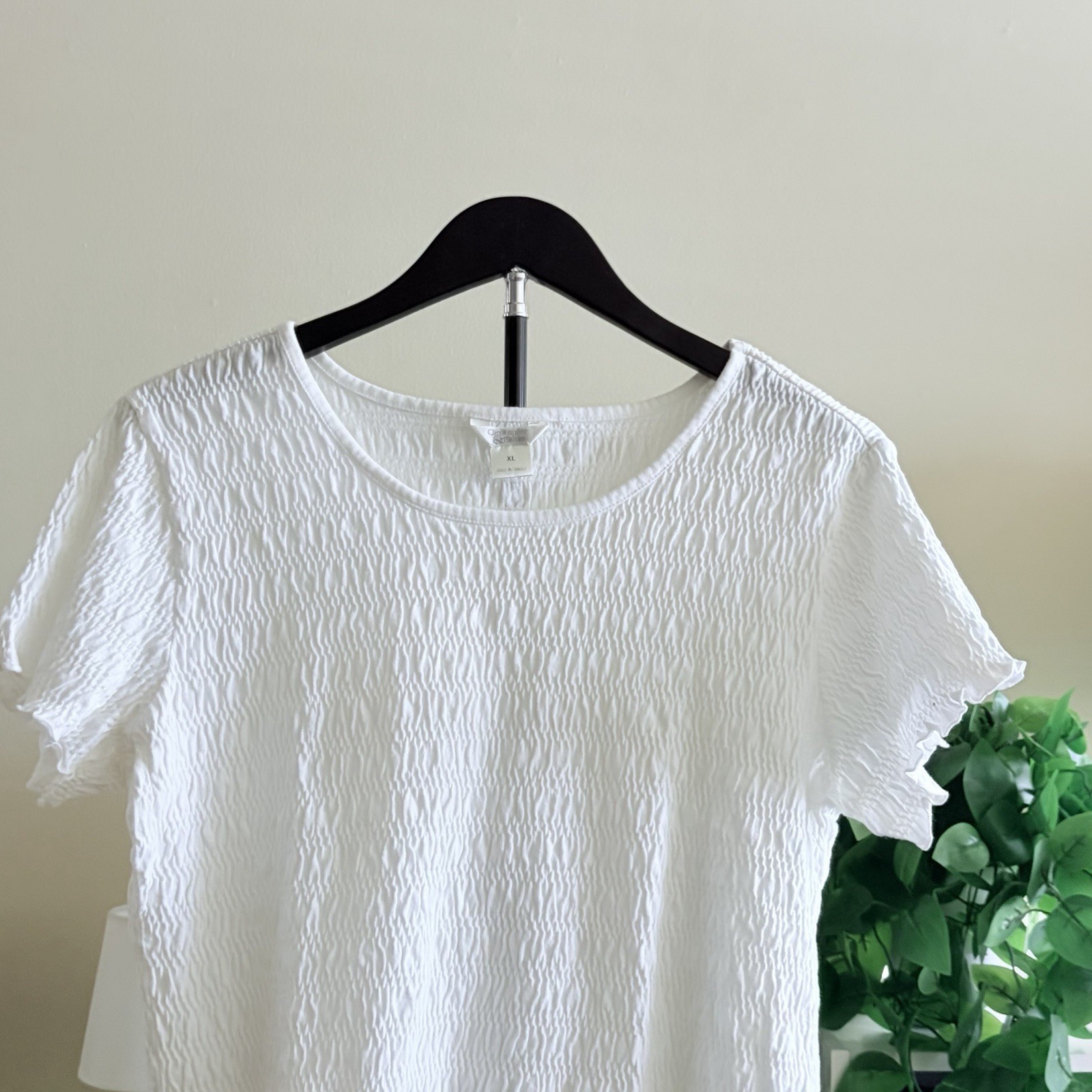 Christopher & Banks White Solid Seersucker Textured Round Neck Flutter Top XL