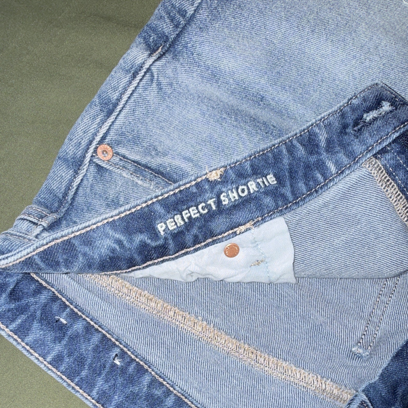 American Eagle Perfect Shortie Women’s 16 Blue Light Wash Mid Rise Denim Shorts