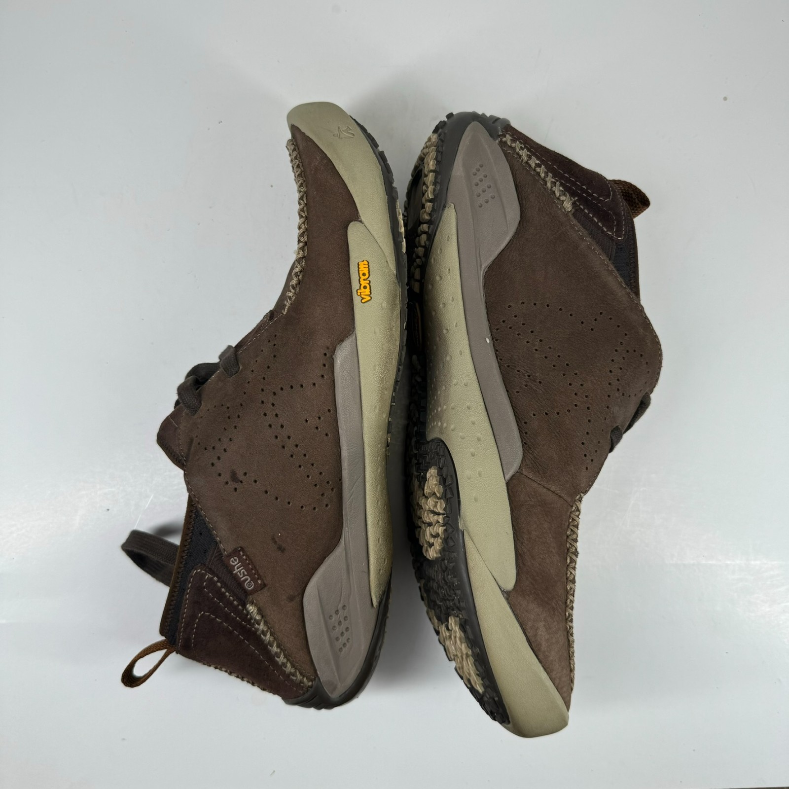 Cushe Baja Chill Men’s US 11 Dark Brown Suede Oxford Loafers Vibram Sole UM00131