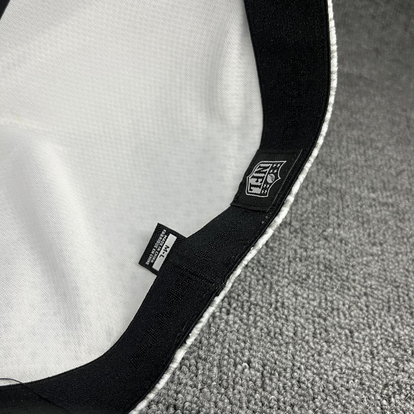 NFL Philadelphia Eagles Fitted Cap Curved Brim White Hat Unknown Size
