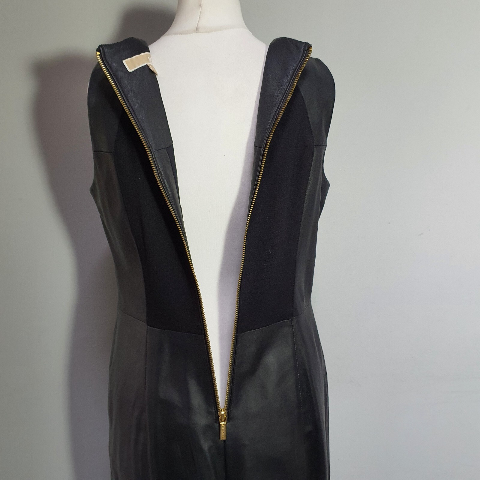MICHAEL KORS Soft Leather Shift Dress LBD Lined Zip Pockets Size UK 8 Black
