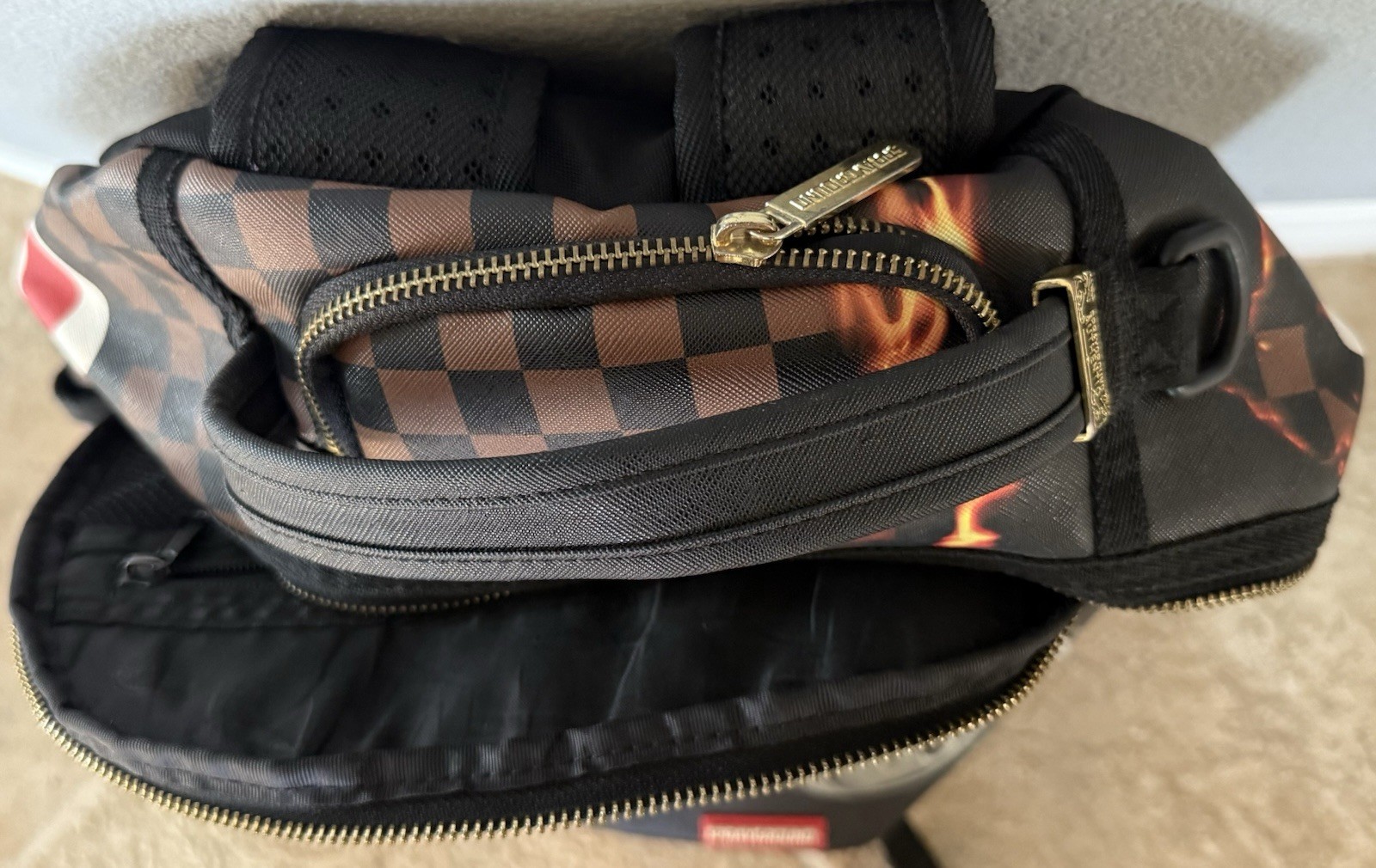 Sprayground Shark Backpack Brown Checkered Limited Edition Rare – Broken Zipper