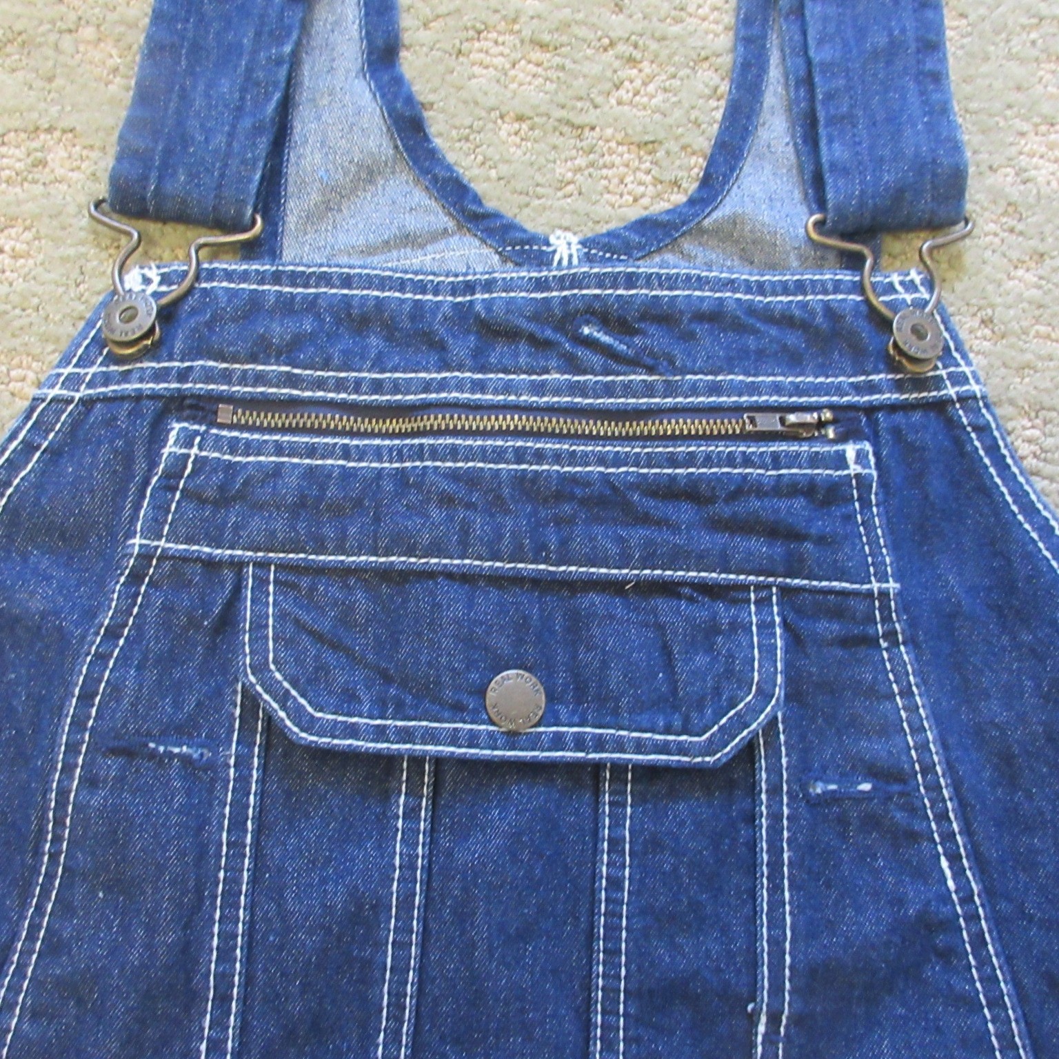 Real Work Men’s Denim Bib Overalls Carpenter Zip Fly Size 42×32 Relaxed Fit NWT