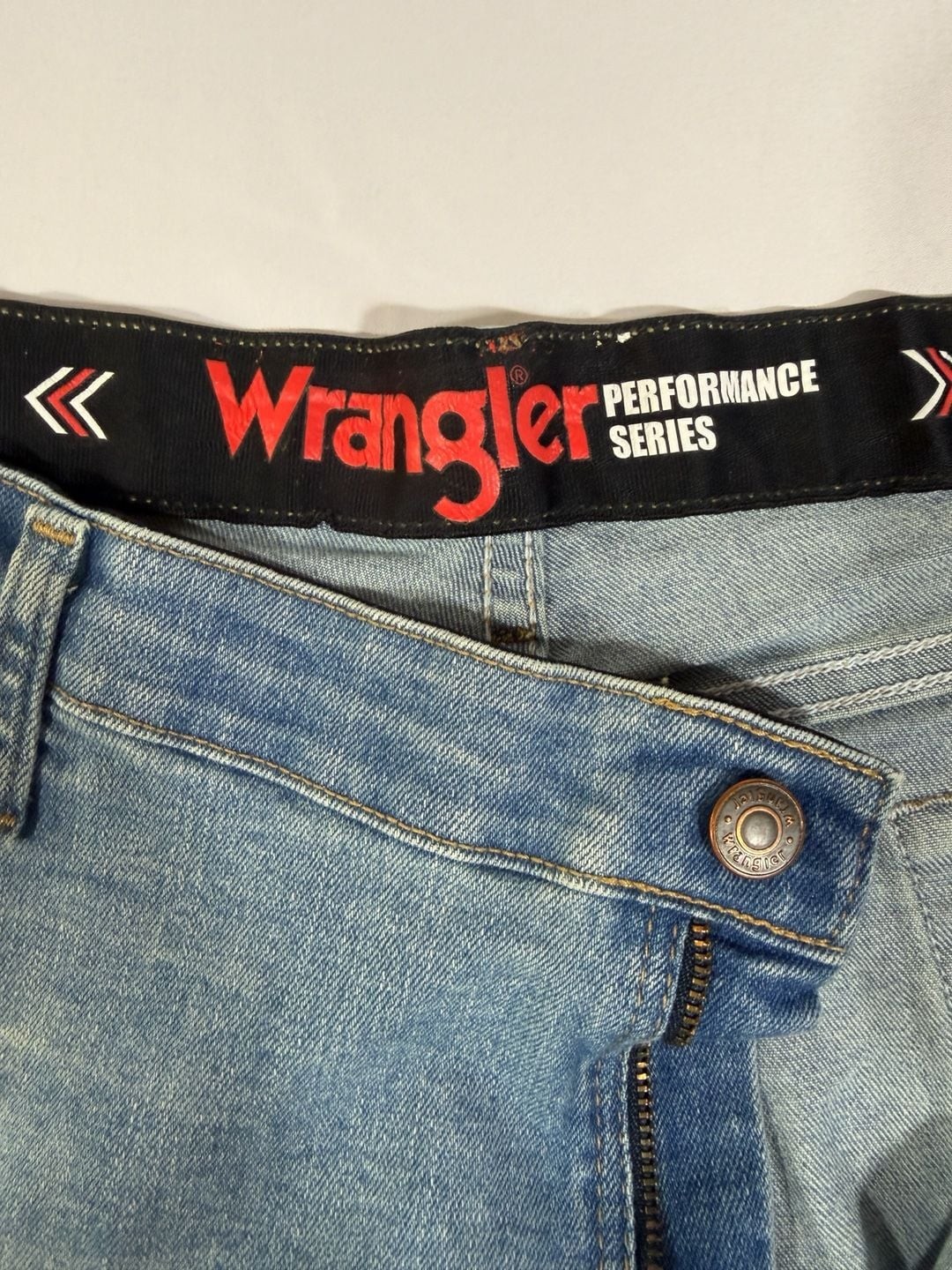 Wrangler Performance Series Comfort Flex Waist Relaxed Fit Jeans Size 42×30