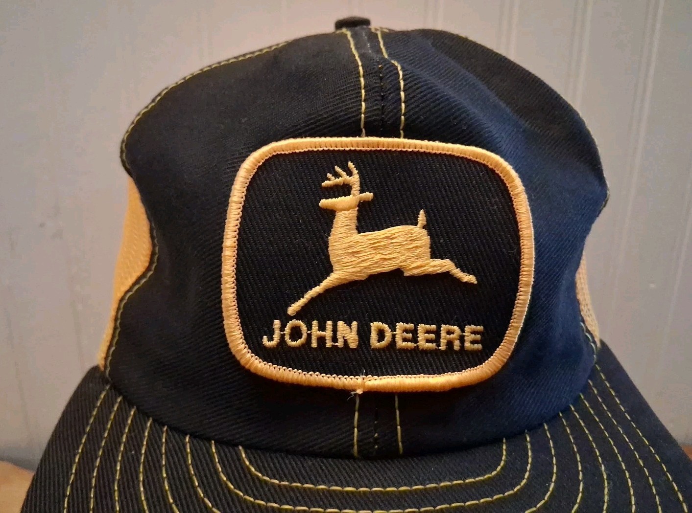 John Deere Vintage Trucker Hat Snapback black w/ Yellow Mesh Louisville MFG Co