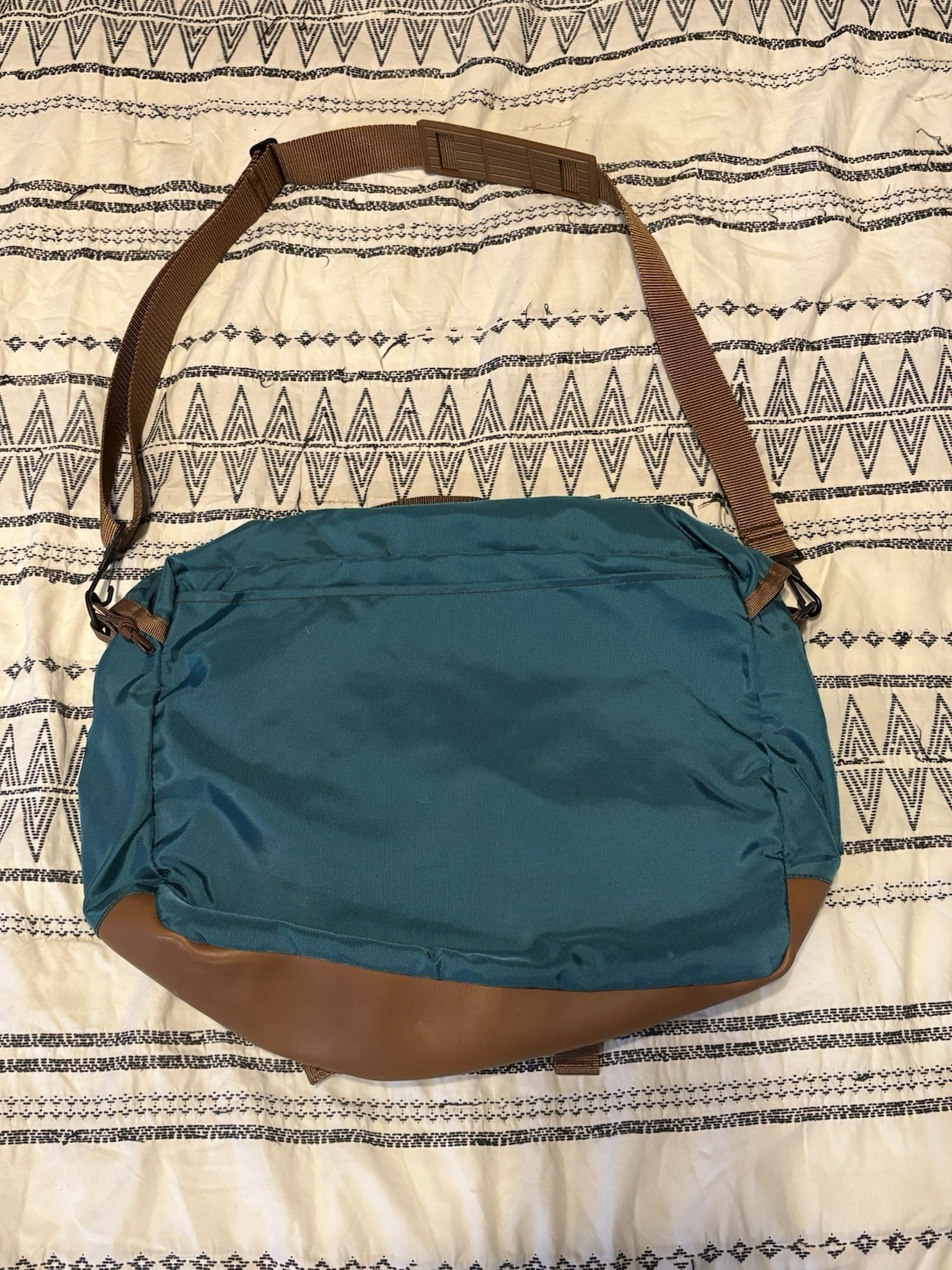L.L.Bean Blue/Brown Messenger Bag Buckle Zip Inner Pockets Organizer Strap