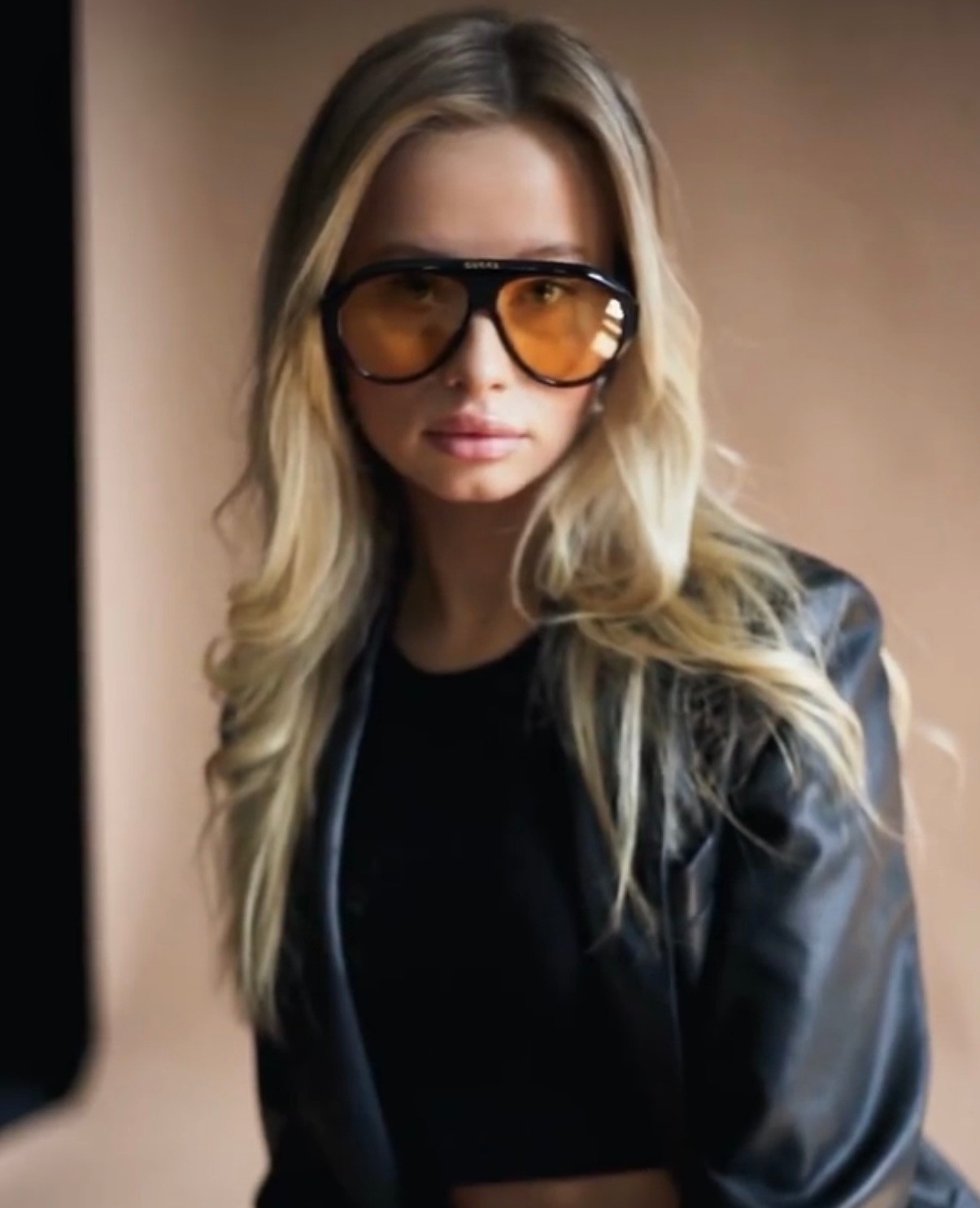 Gucci GG0479S 002 Aviator Oversized Sunglasses in Shiny Black/Yellow Lens 100%UV