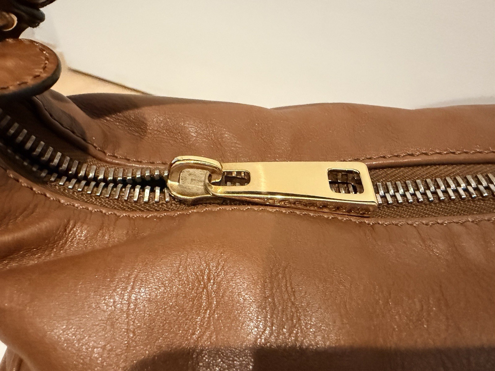 Vintage Marc Jacobs Blake Brown Shoulder Bag Zip Closure Gold Hardware