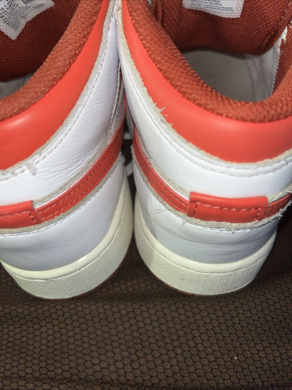 Sz 4.5Y Boys NIKE Air Jordan Sneakers 1 Mid SE FJ3464-160 White/Red