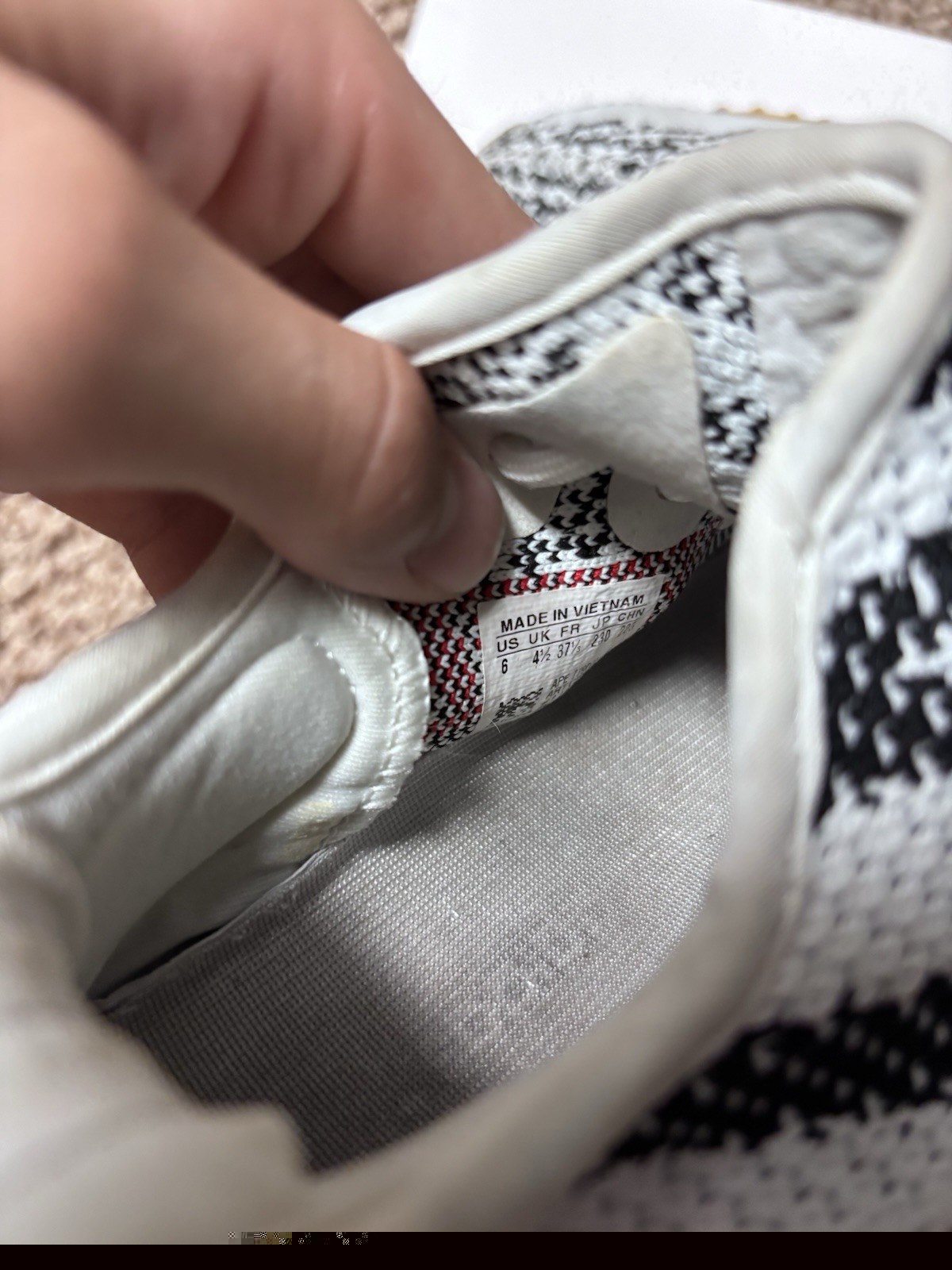 adidas Yeezy 350 V2 Zebra Low Top Primeknit Sneakers White/Core Black/Red