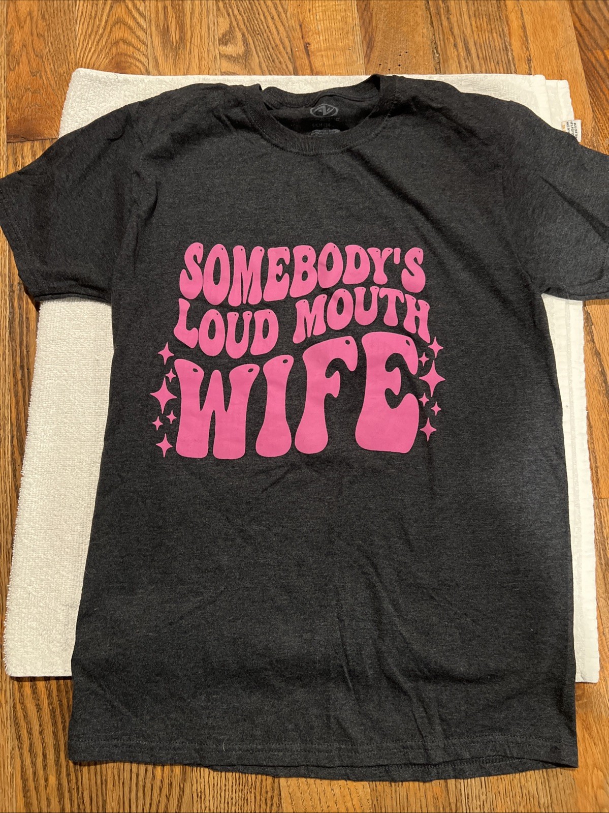 Athletics Works Novelty T-Shirt Size S Charcoal Gray Pink Loud Mouth Wife Retro