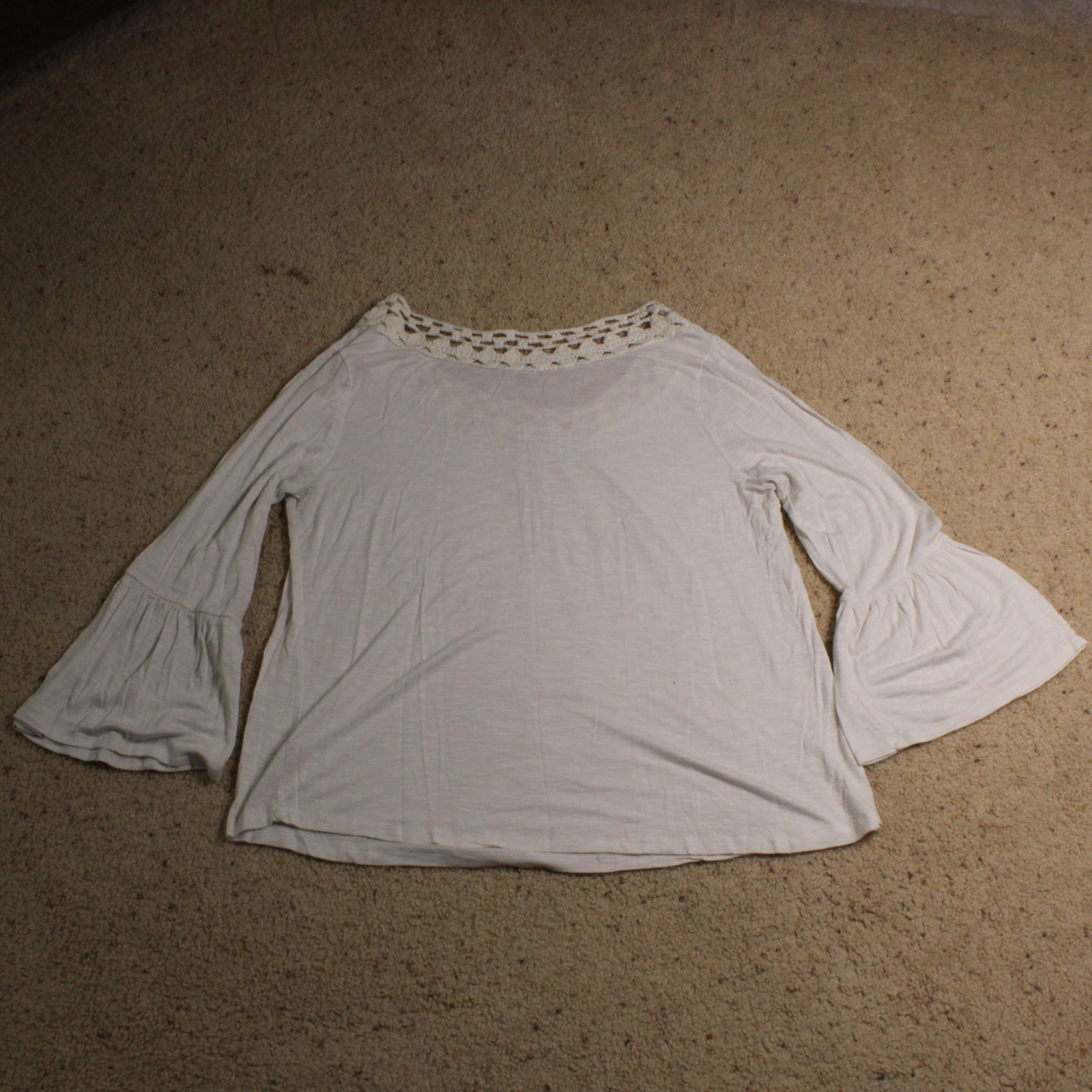 New Direction White Bell Sleeve Blouse M Boho Flowy Knit Lightweight Top