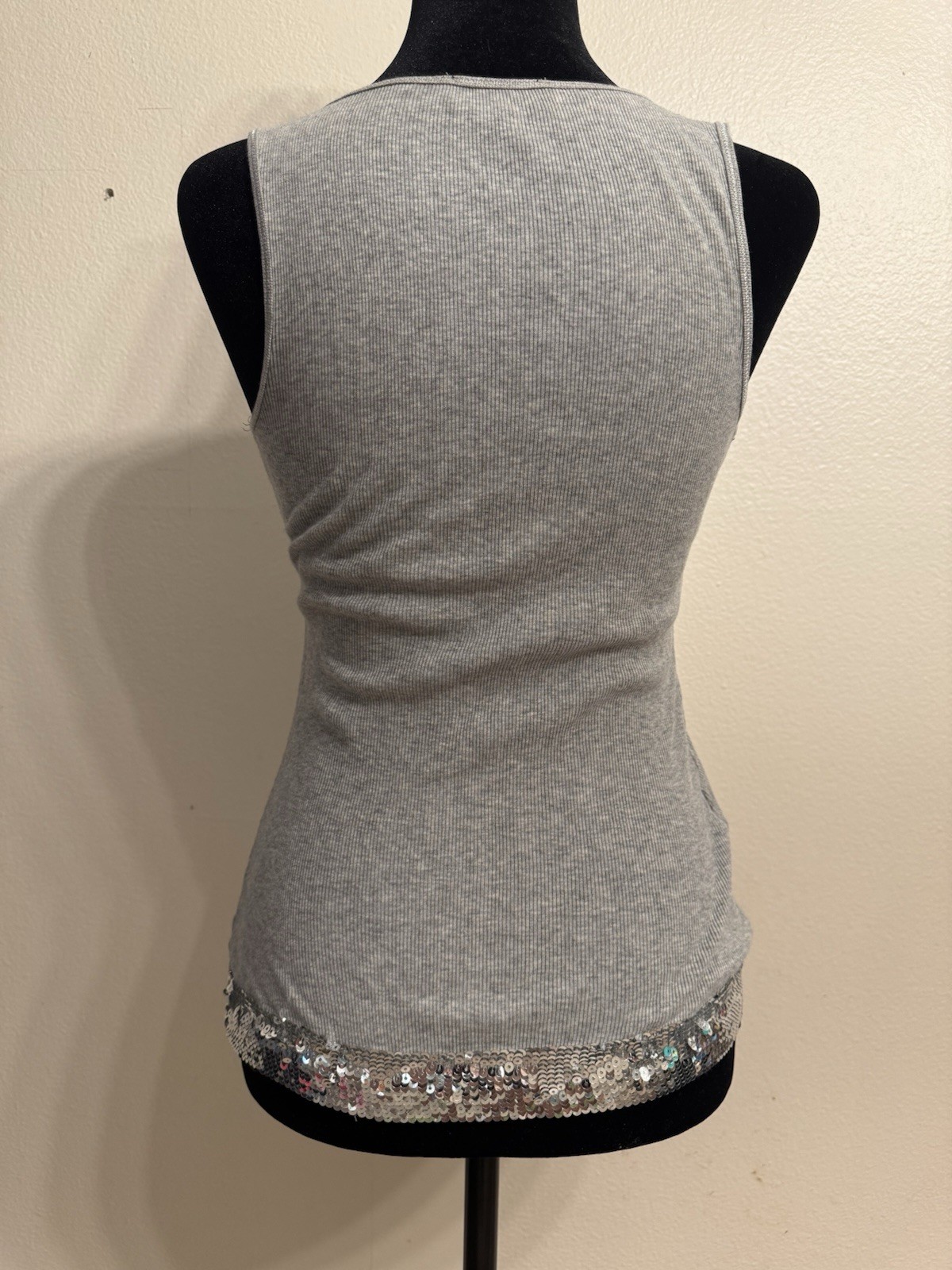 Vintage Express Gray 100% Cotton Knit Scoop Neck Sleeveless Sequin Hem Tank Top