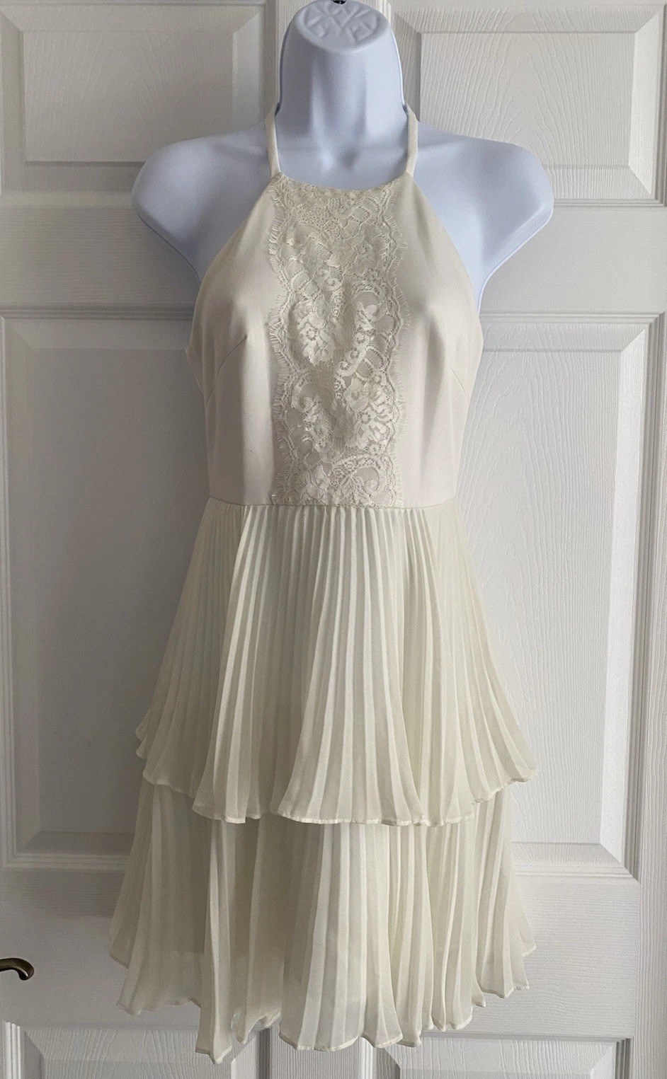 Max & Cleo Ivory Lace Halter Pleated Dress Sz 4 Cocktail Wedding Guest Romantic