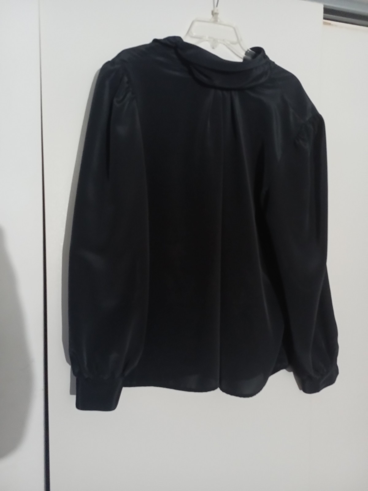 Mellomari Womens 18 Black Solid High Neck Puff Long Sleeve Blouse Top