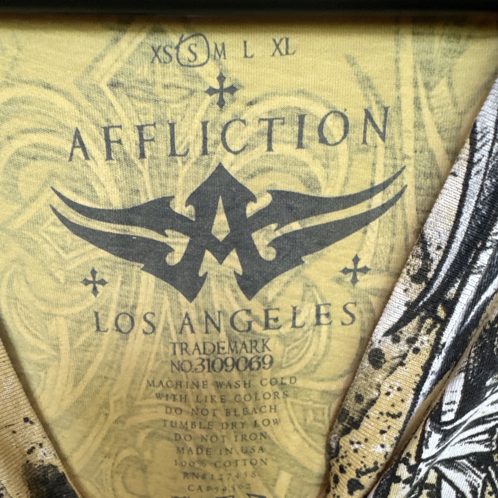 Affliction Beige Graphic Logo Print V-Neck Short Sleeve Double-Sided Tee S