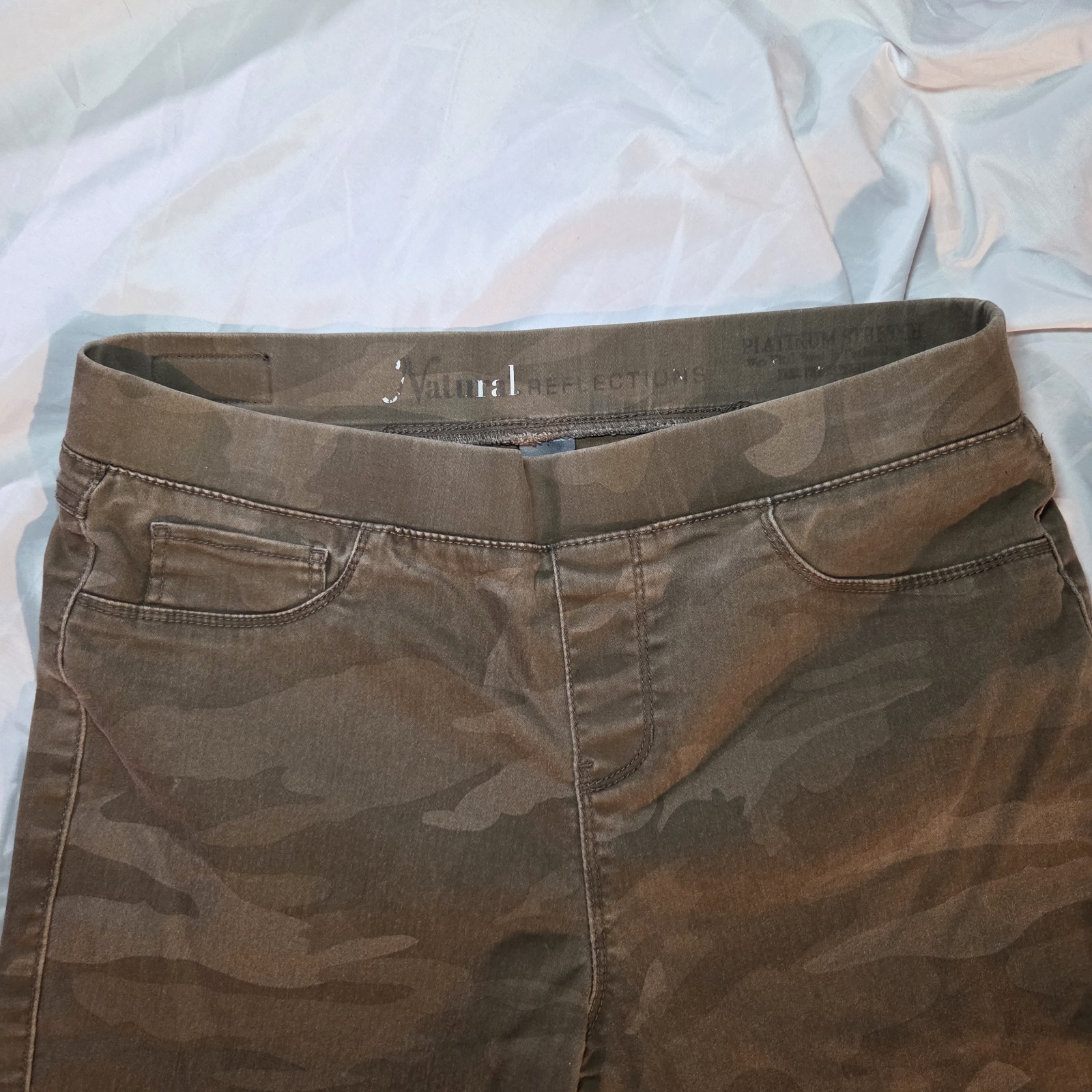 Natural Reflections Set/2 Camo Leggings Sz M Stretch