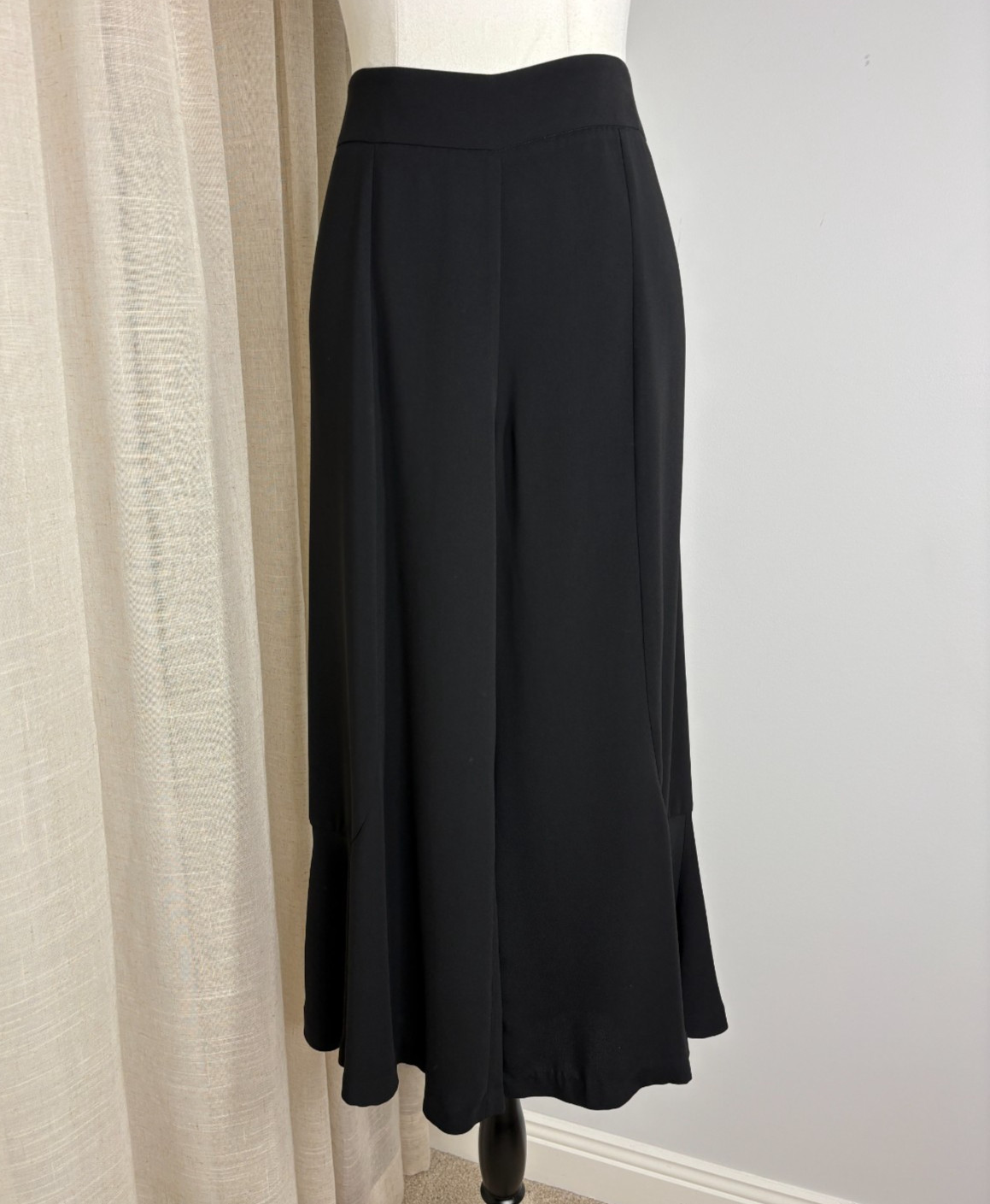 Veronika Maine Black Wide Leg Pants Size 12 Ruffle Cropped Culotte Silky