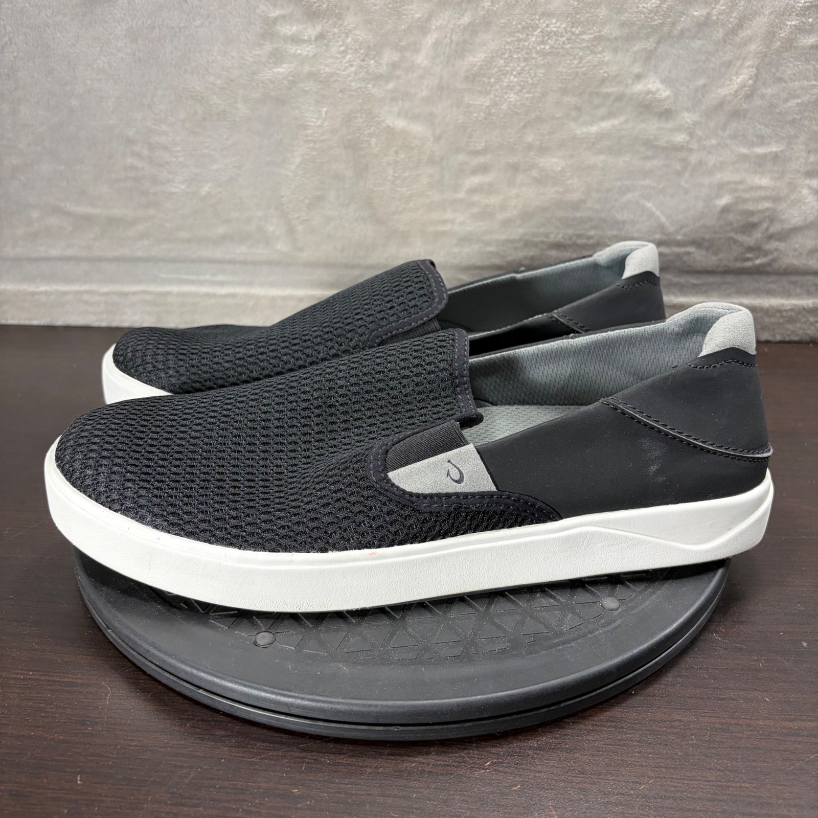 OluKai Lae’ahi Black Mesh Slip On Casual Sneakers Mens Size 10.5 EUC