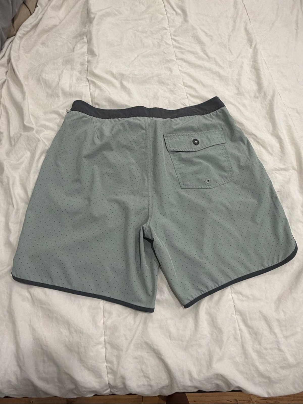 Vuori Men’s Cloud Dot Cruise Boardshort Size 36