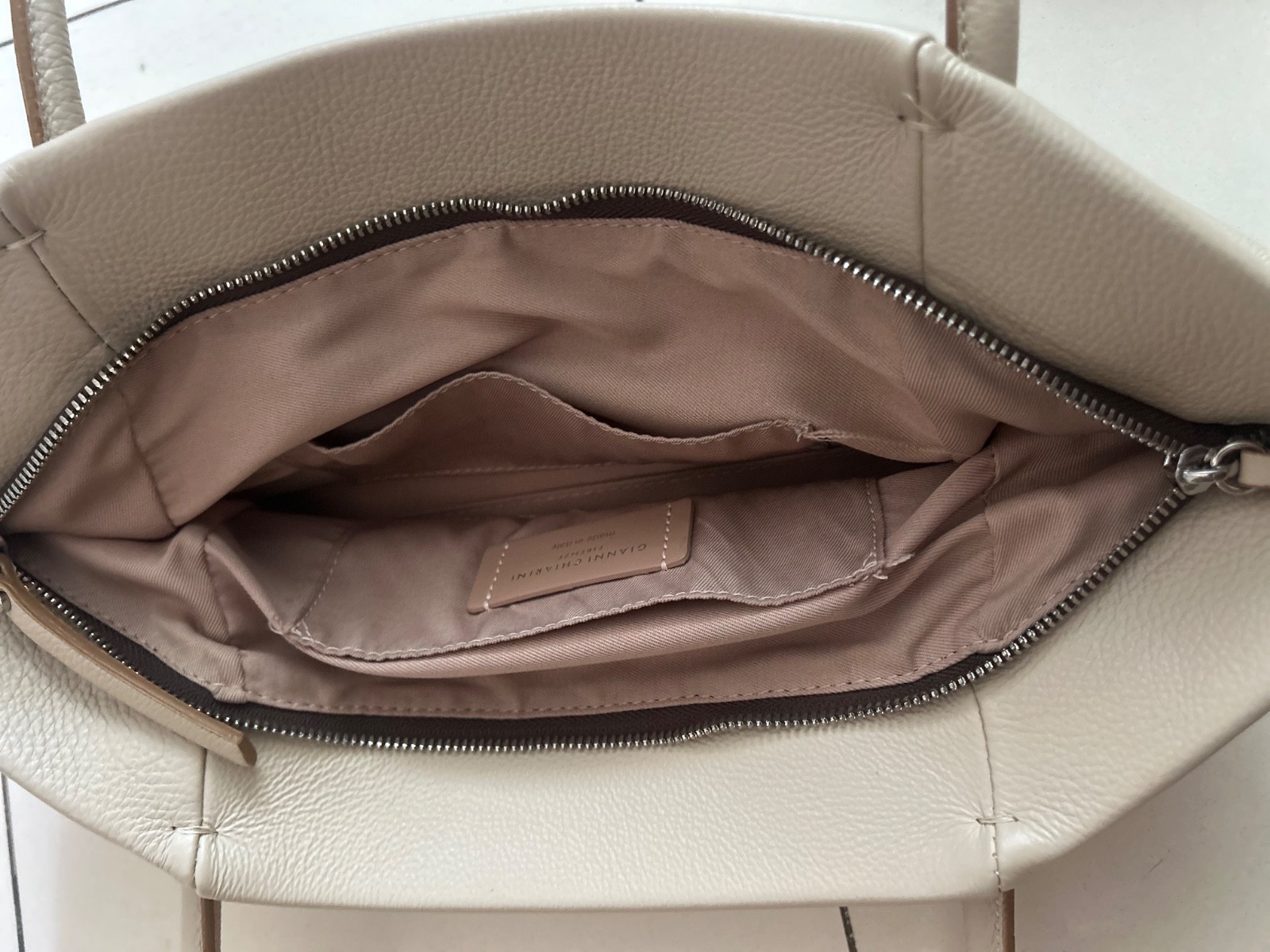 Gianni Chiarini Firenze Beige Genuine Leather Top Handle Bag – Made in Italy