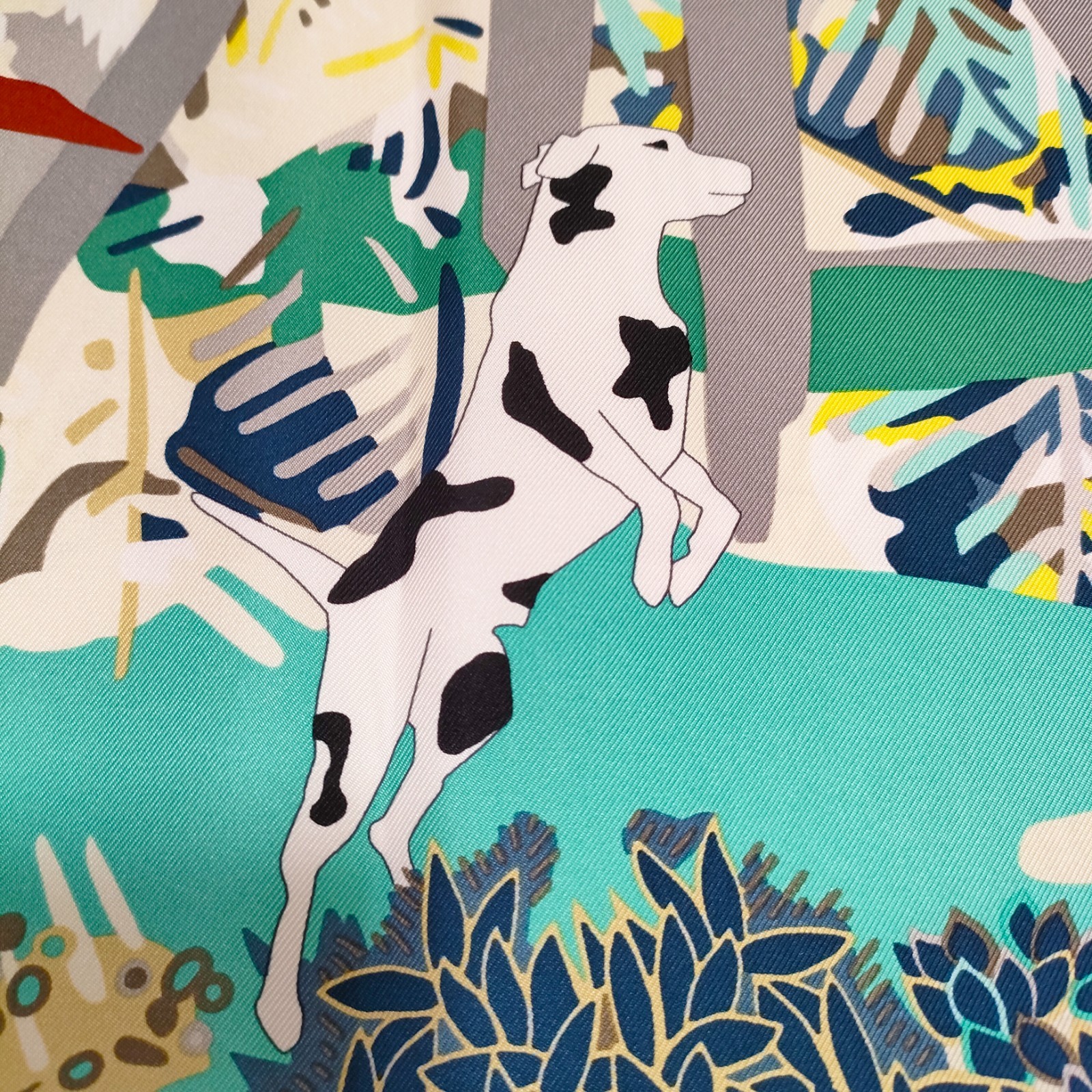 Unused w/box HERMES Carre 90 En Liberte ! Dog 35in Silk Scarf 90cm US duty free