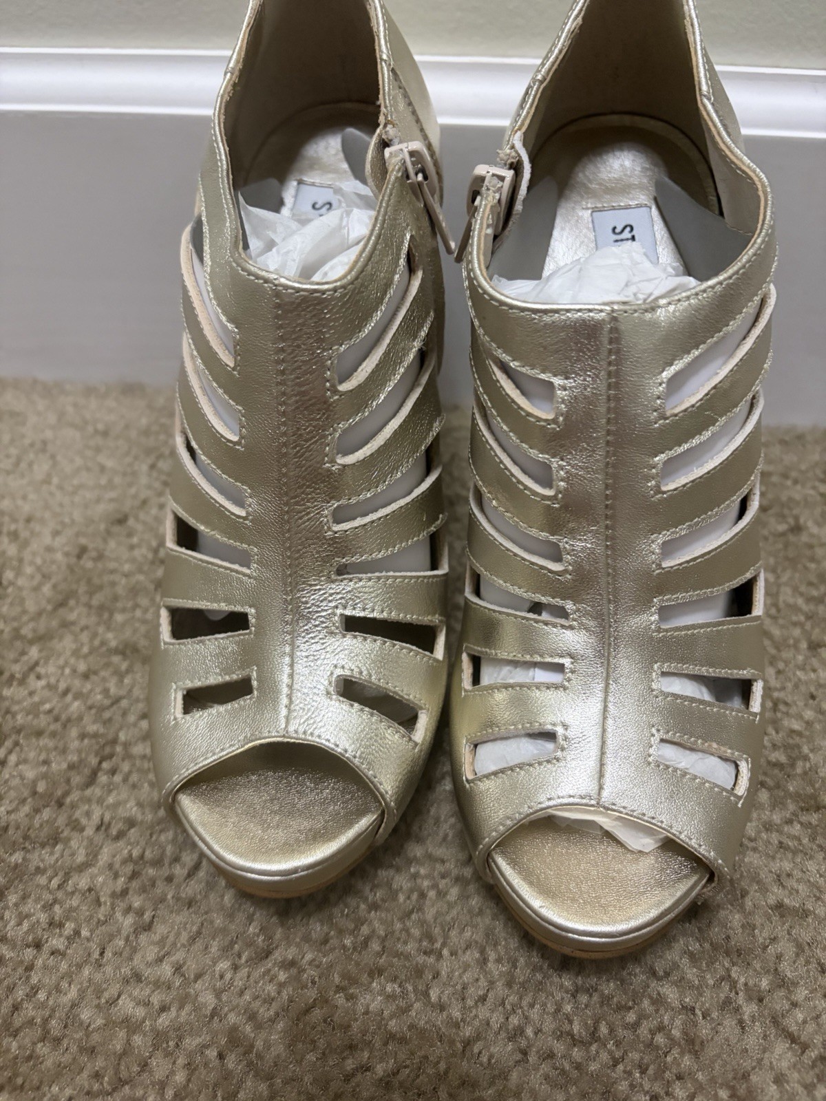 Steve Madden Women’s Gold Synthetic Cut-Out Zip Peep Toe Block Heels US 7