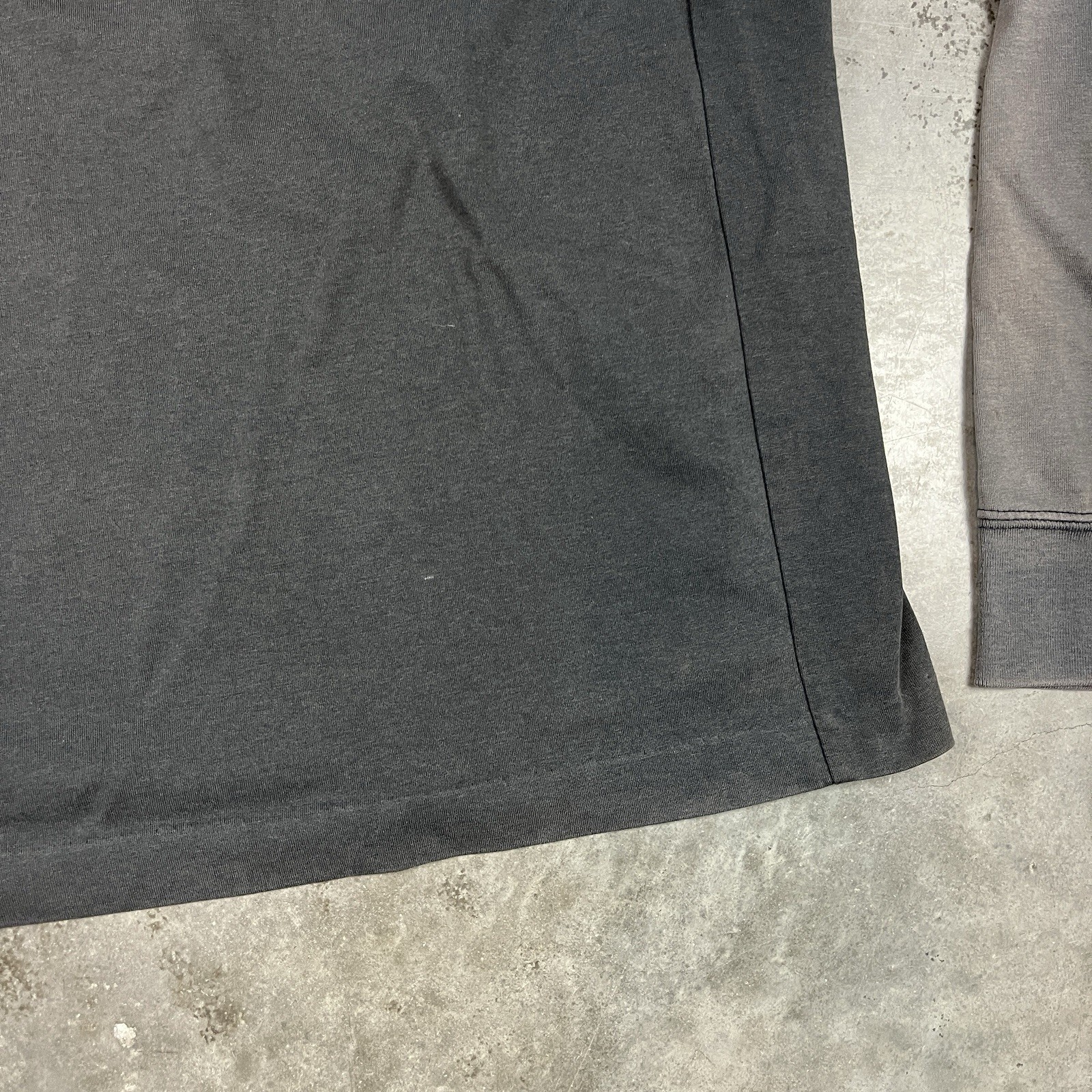 Nike T Shirt Mens Large Black Sun Fade Long Sleeve Mock Neck Distressed Preowned