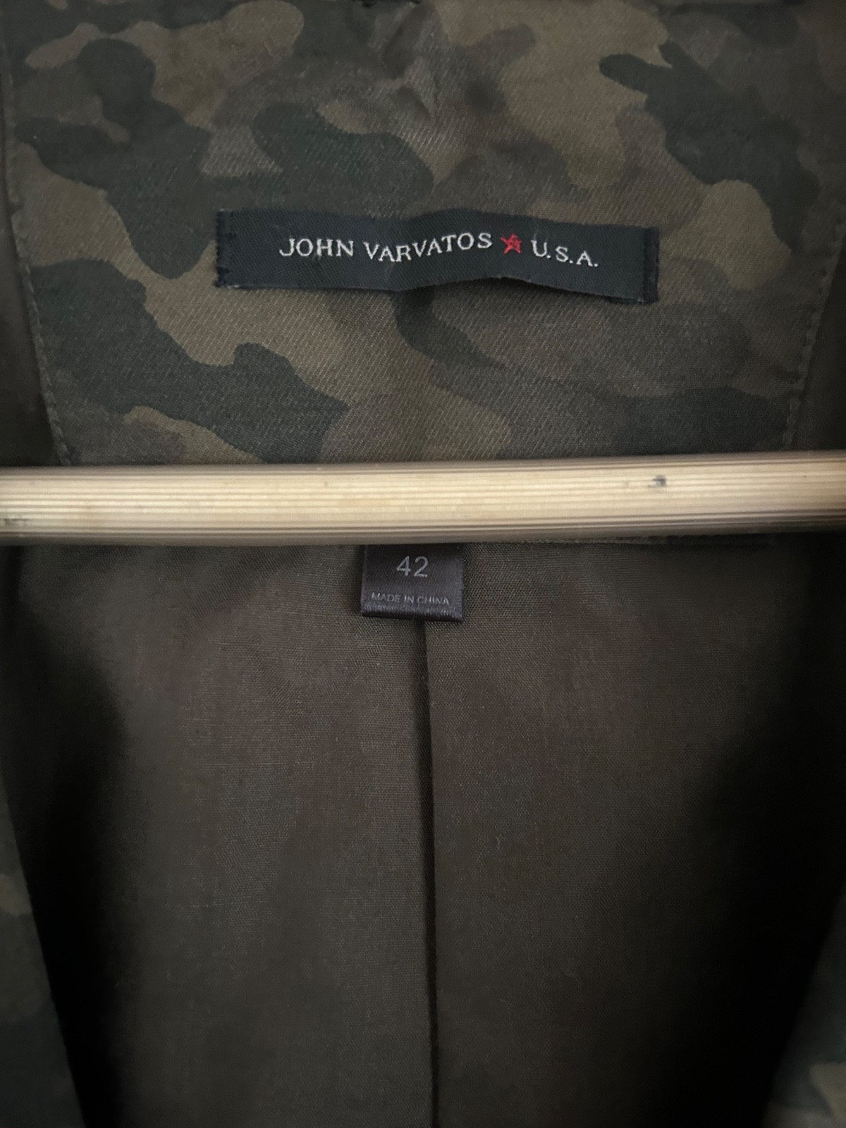 John Varvatos Two Button Camo Peak Lapel Blazer Size 42 Kalamata