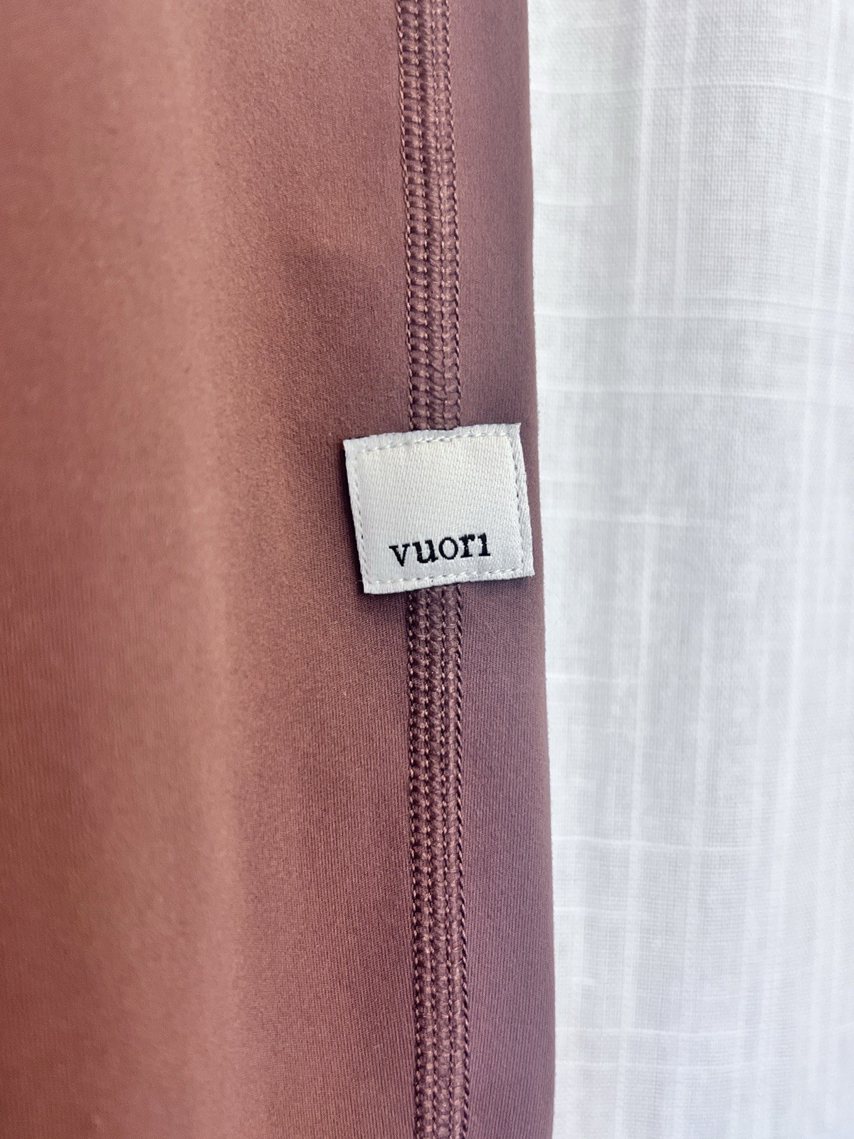 VUORI Medium Women’s Performance Daily Wear Joggers Slim Fit WARM MOCHA