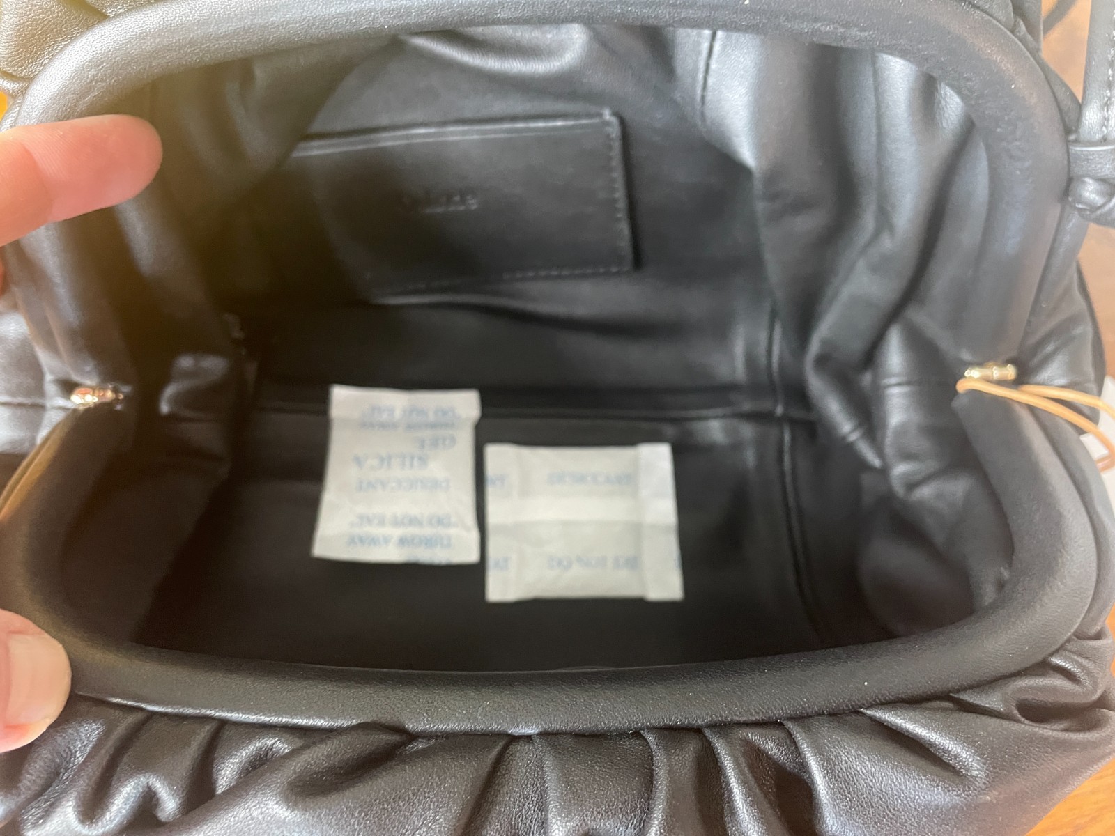 NWT QUINCE ITALIAN LEATHER POUCH CROSSBODY CLUTCH BAG BLACK HANDBAG MSRP $130