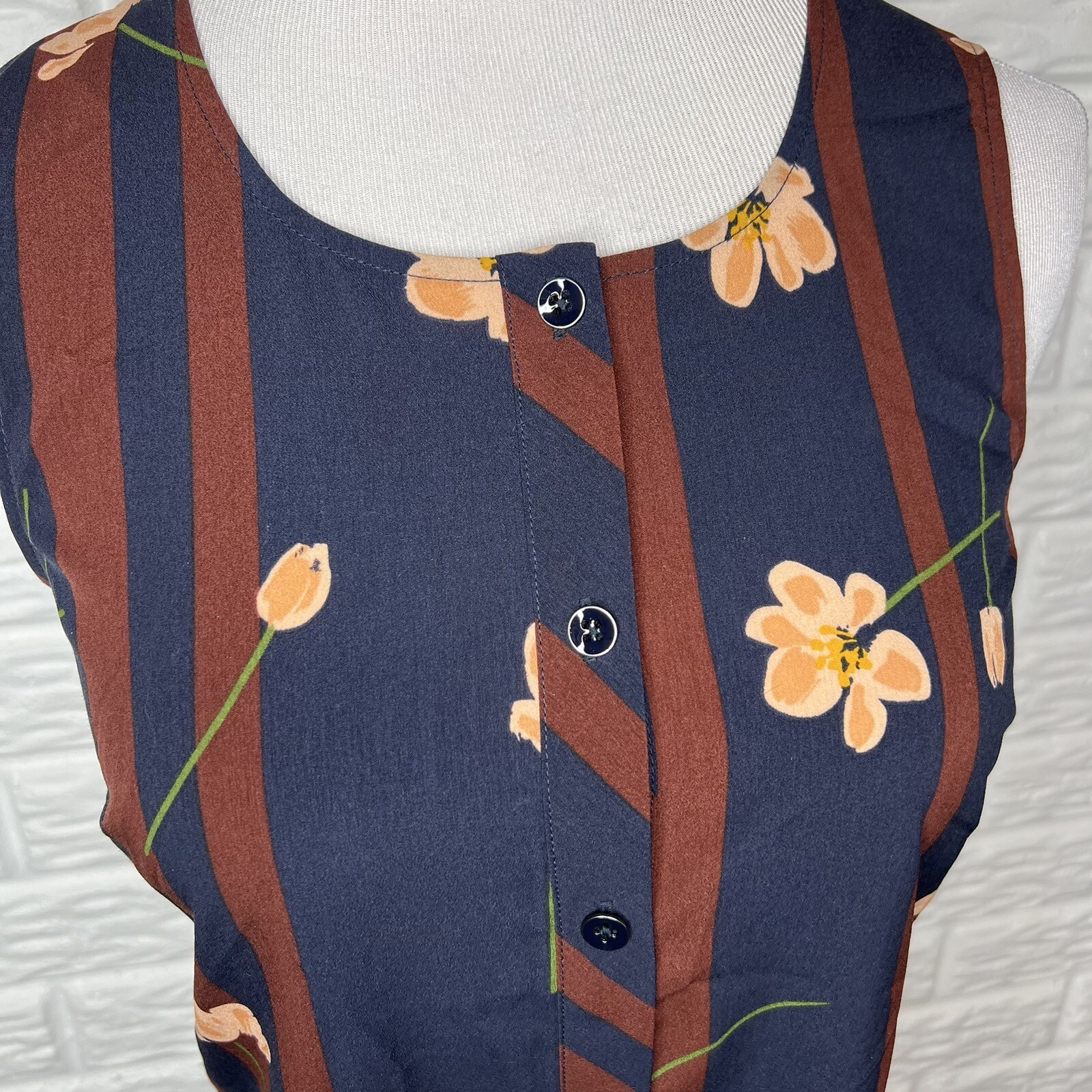 CAbi Scroll Top #3600 Sleeveless Blouse Navy Burgundy Stripe Size XS