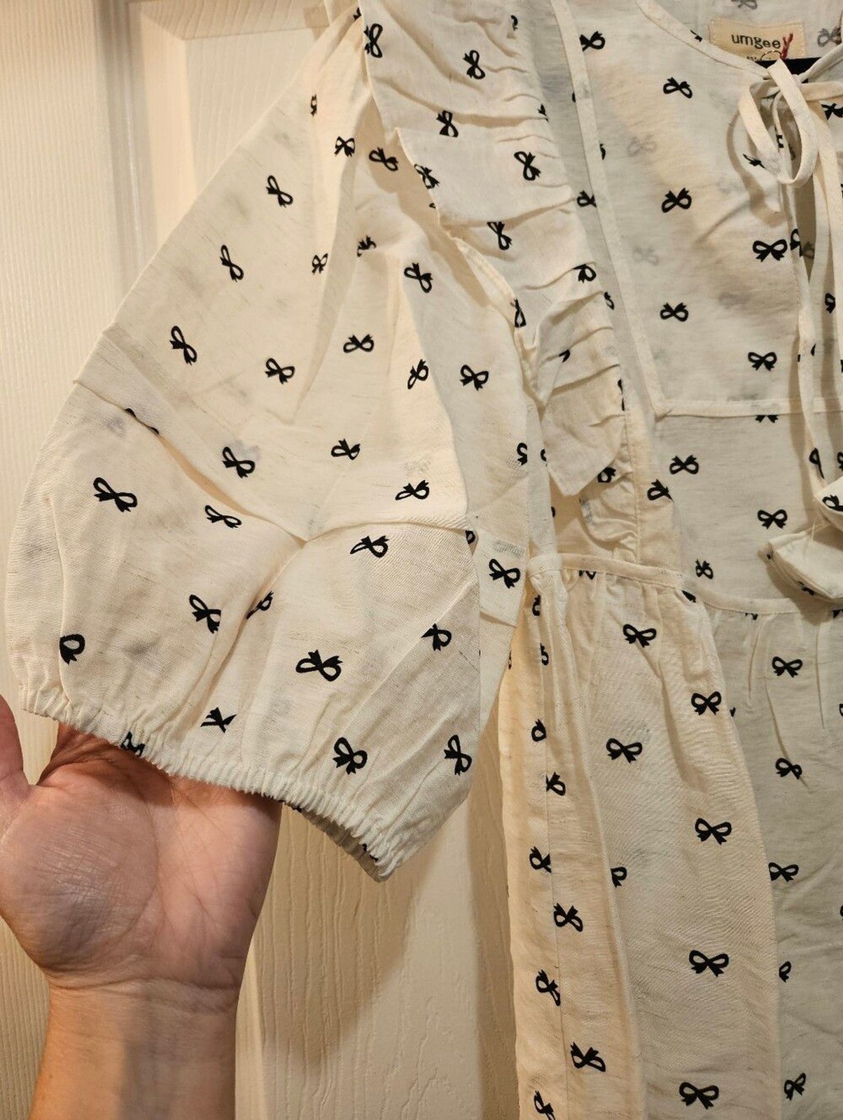 Umgee White Blouse with Black Bow Print Size Small