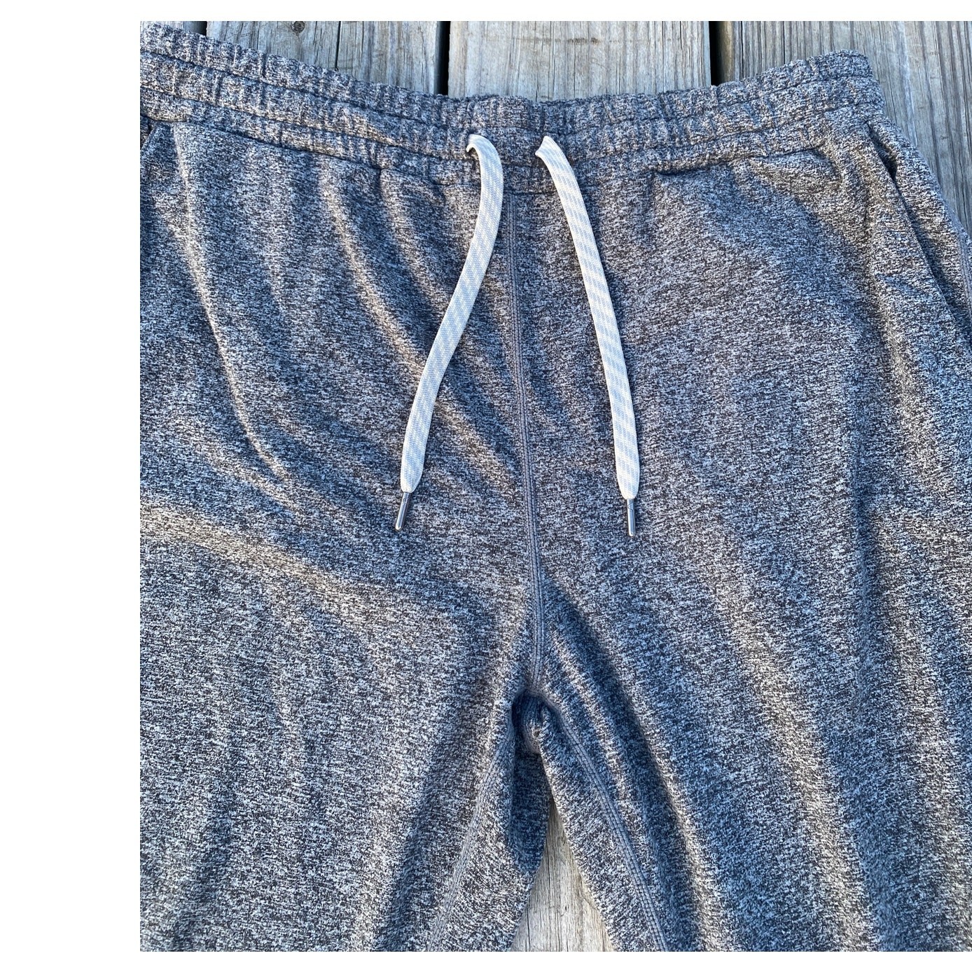 Vuori Women’s Joggers – Gray – Size XL