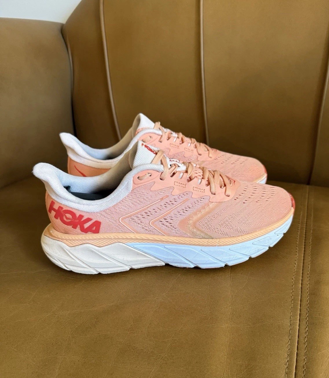 HOKA Arahi 5 Women’s Size 8.5B Pink Coral Running Shoes Sneakers 1115012 EUC