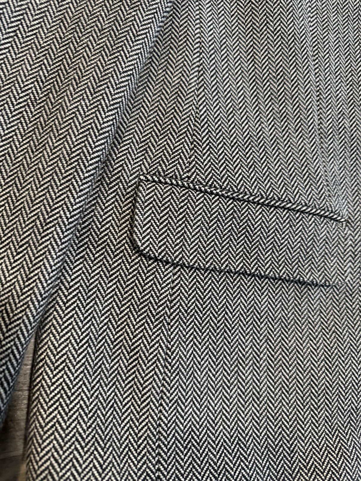 Michael Kors Men’s Blazer 44R Gray Herringbone Suit Jacket Tailored Fit 2 Button