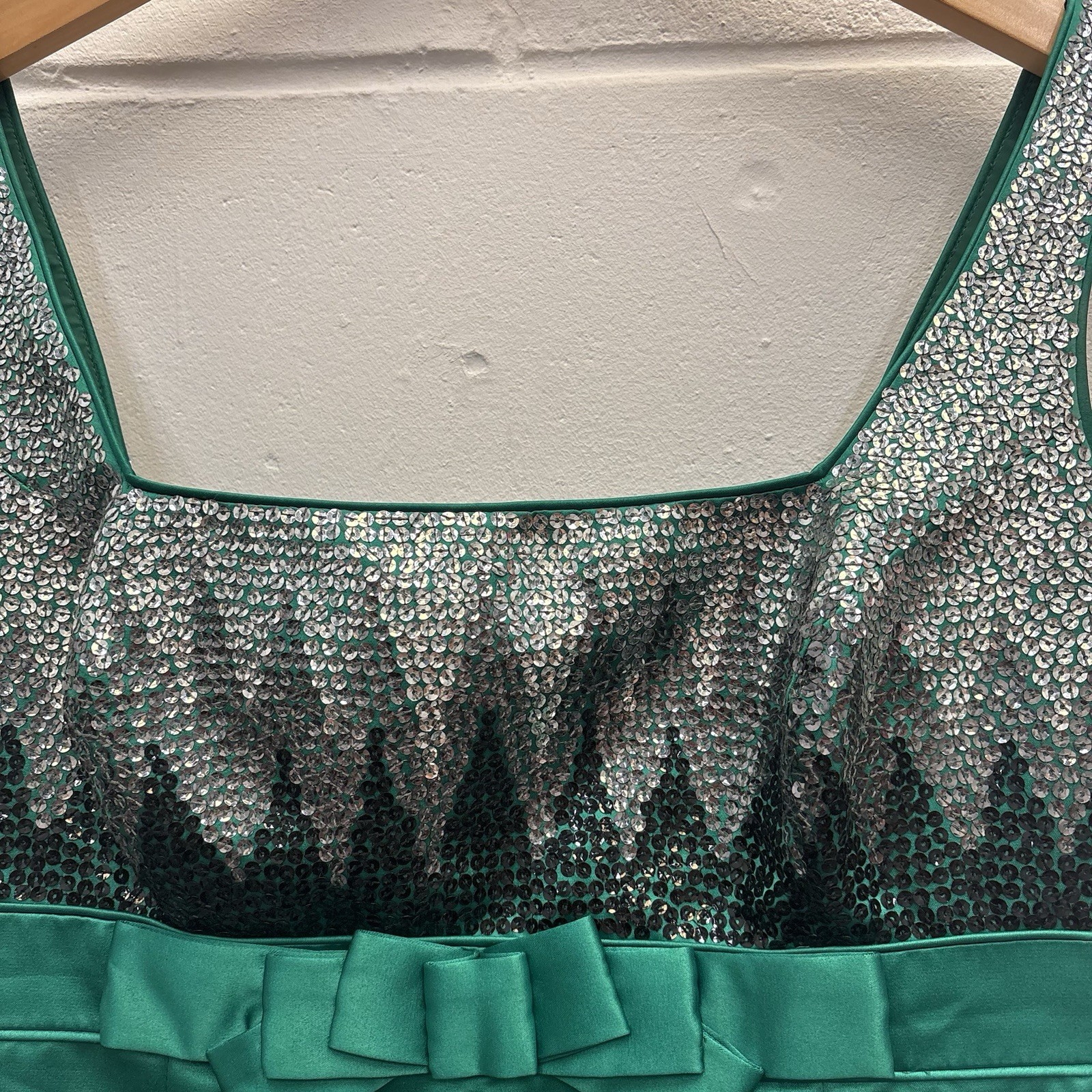 Debut Emerald Green Sequin Bodice Cocktail Party Dress Size 12 Occasion Prom