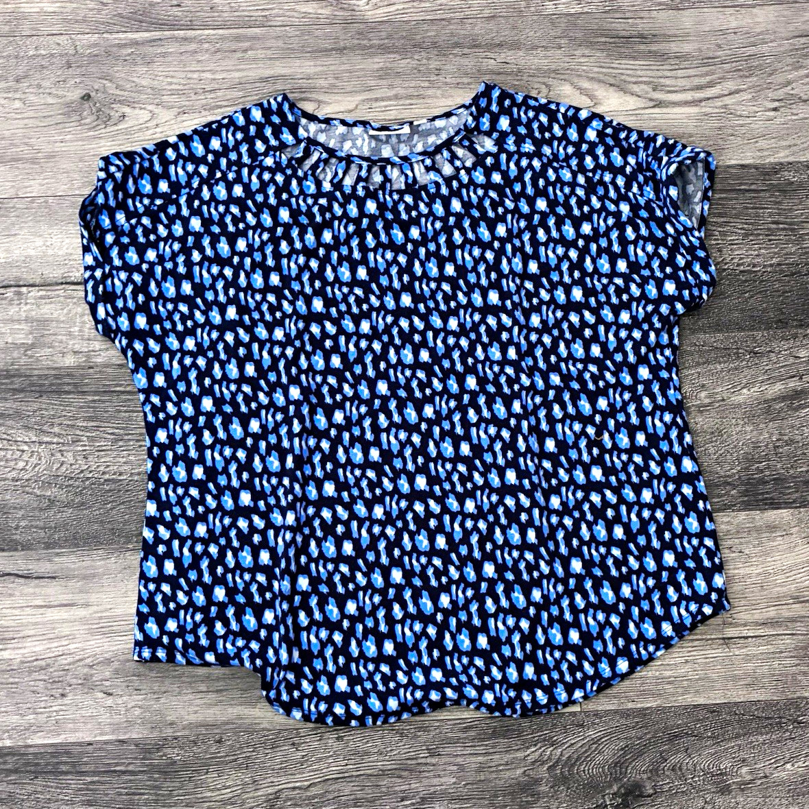 Kim Rogers Blue/Black/White Animal Print Round Neck Pleated Cap Sleeve Blouse, M