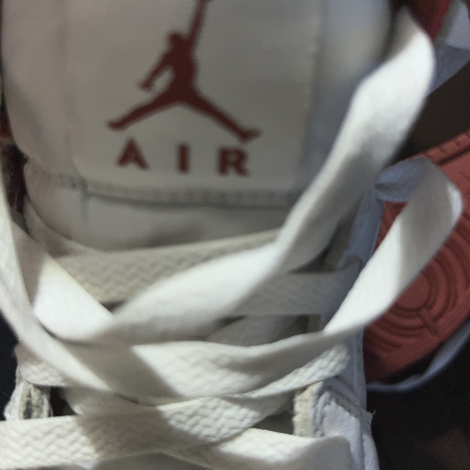 Sz 4.5Y Boys NIKE Air Jordan Sneakers 1 Mid SE FJ3464-160 White/Red