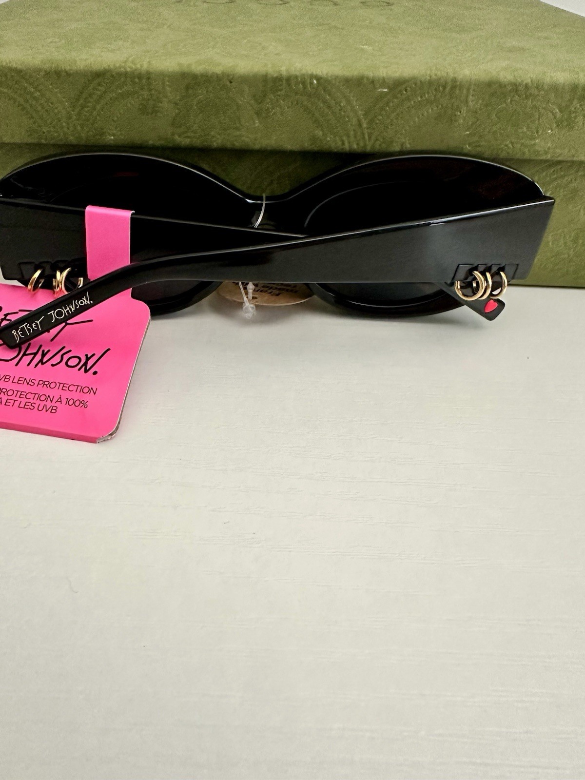 Betsey Johnson Black Oval Sunglasses Gold Detail Retro Y2K UV400